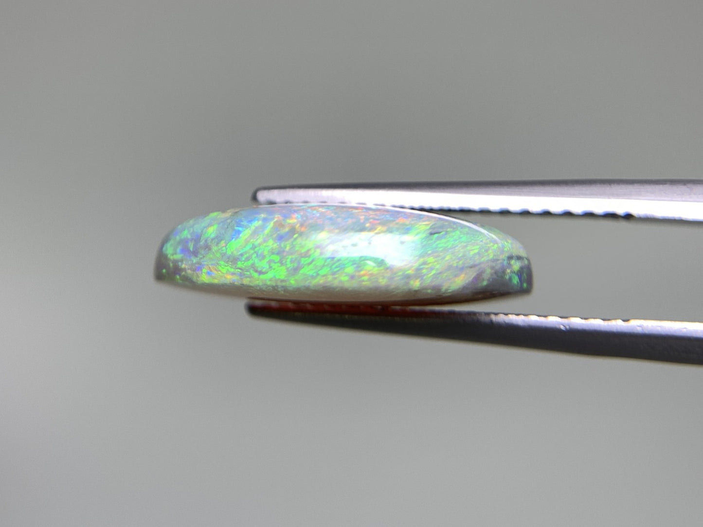 ブラックオパール 7.198ct 宝石ソーティング付き 17.4㎜×13.9㎜×4.5㎜ 天然 ルース（ 裸石 ） 4604Y
