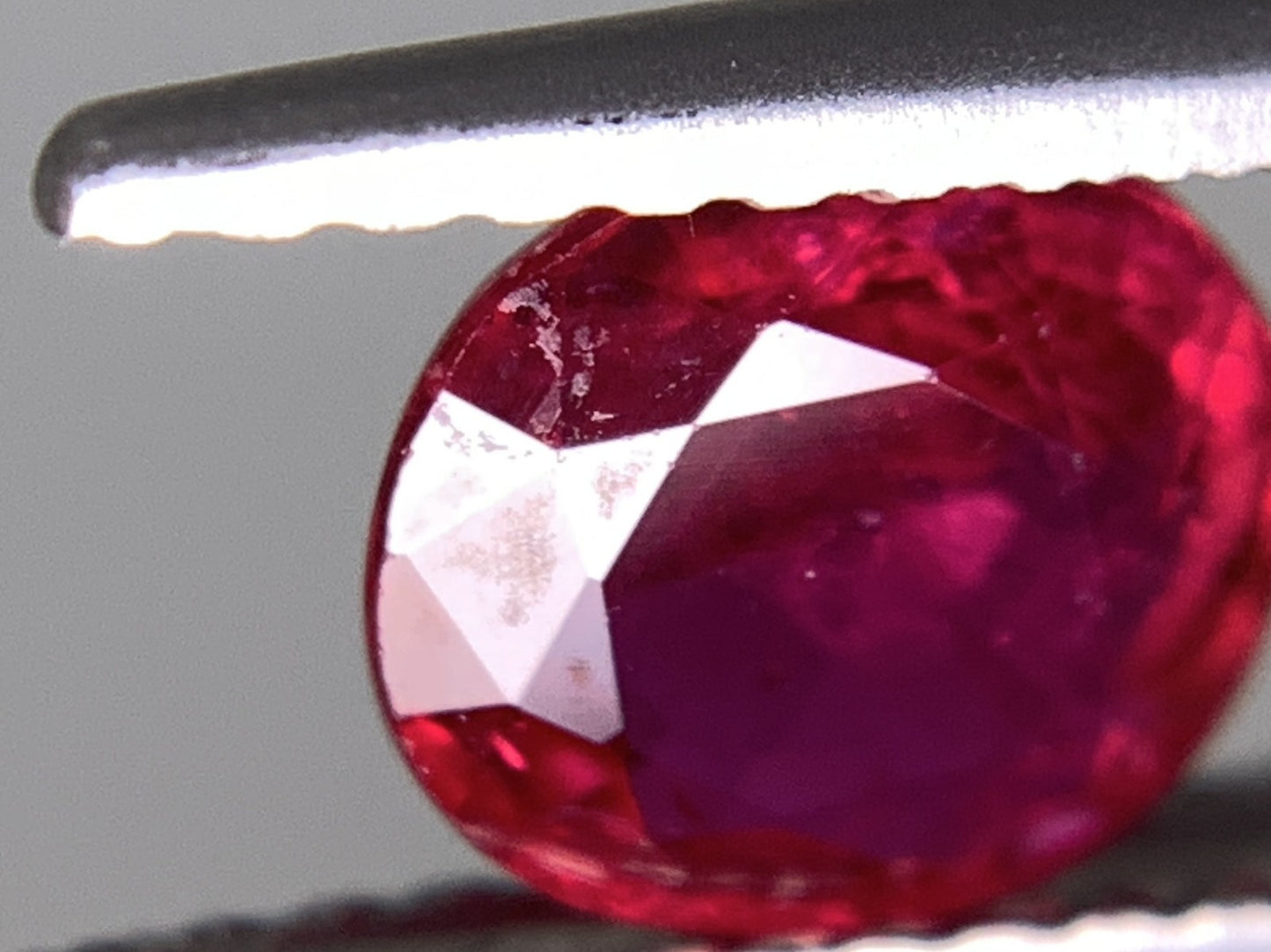 ルビー  天然  1.121ct  中央宝石ソーティング付き  6.54㎜×6.15㎜×2.87㎜   天然 ルース（ 裸石 ） 5237Y2