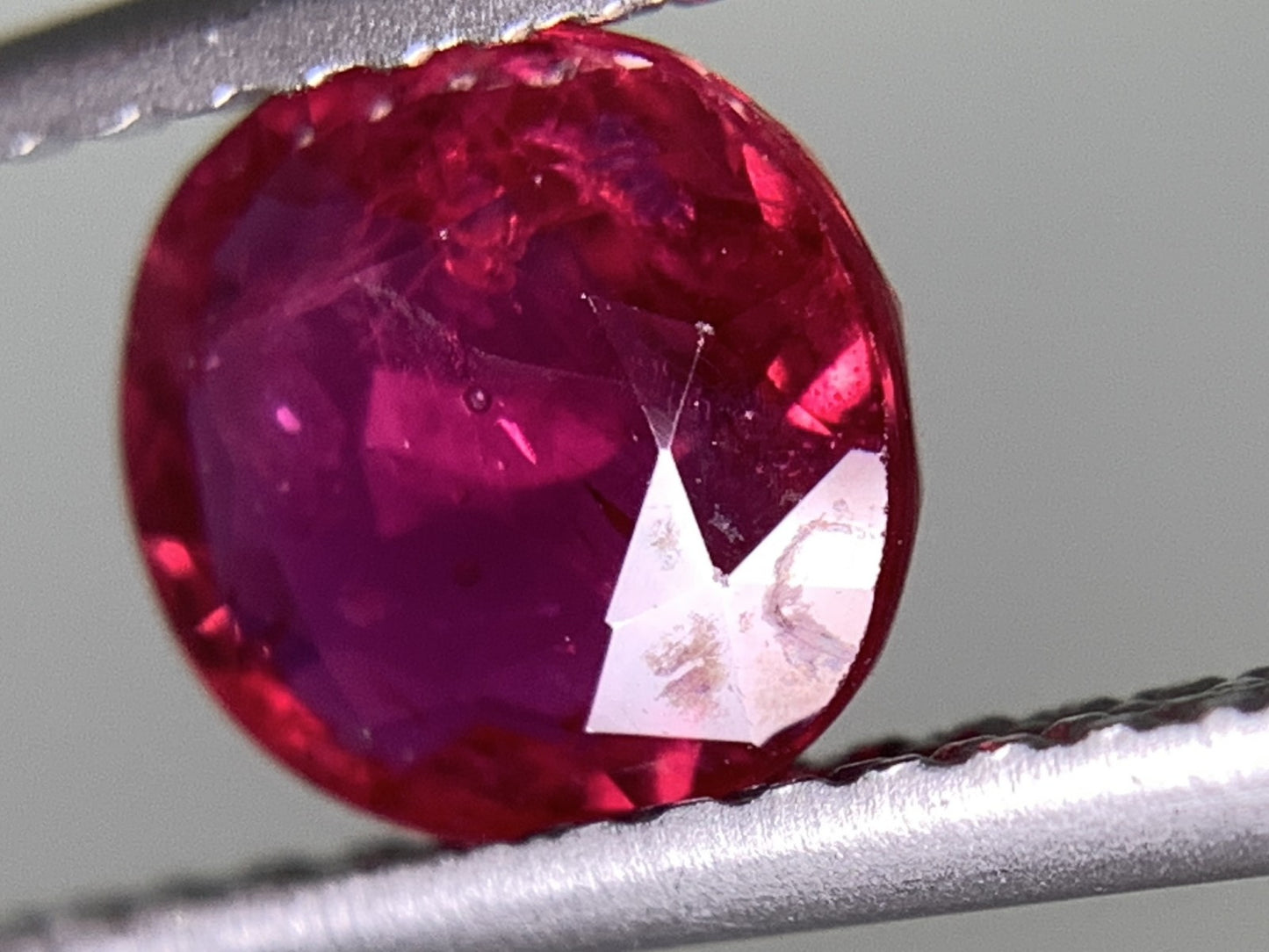 ルビー  天然  1.121ct  中央宝石ソーティング付き  6.54㎜×6.15㎜×2.87㎜   天然 ルース（ 裸石 ） 5237Y2