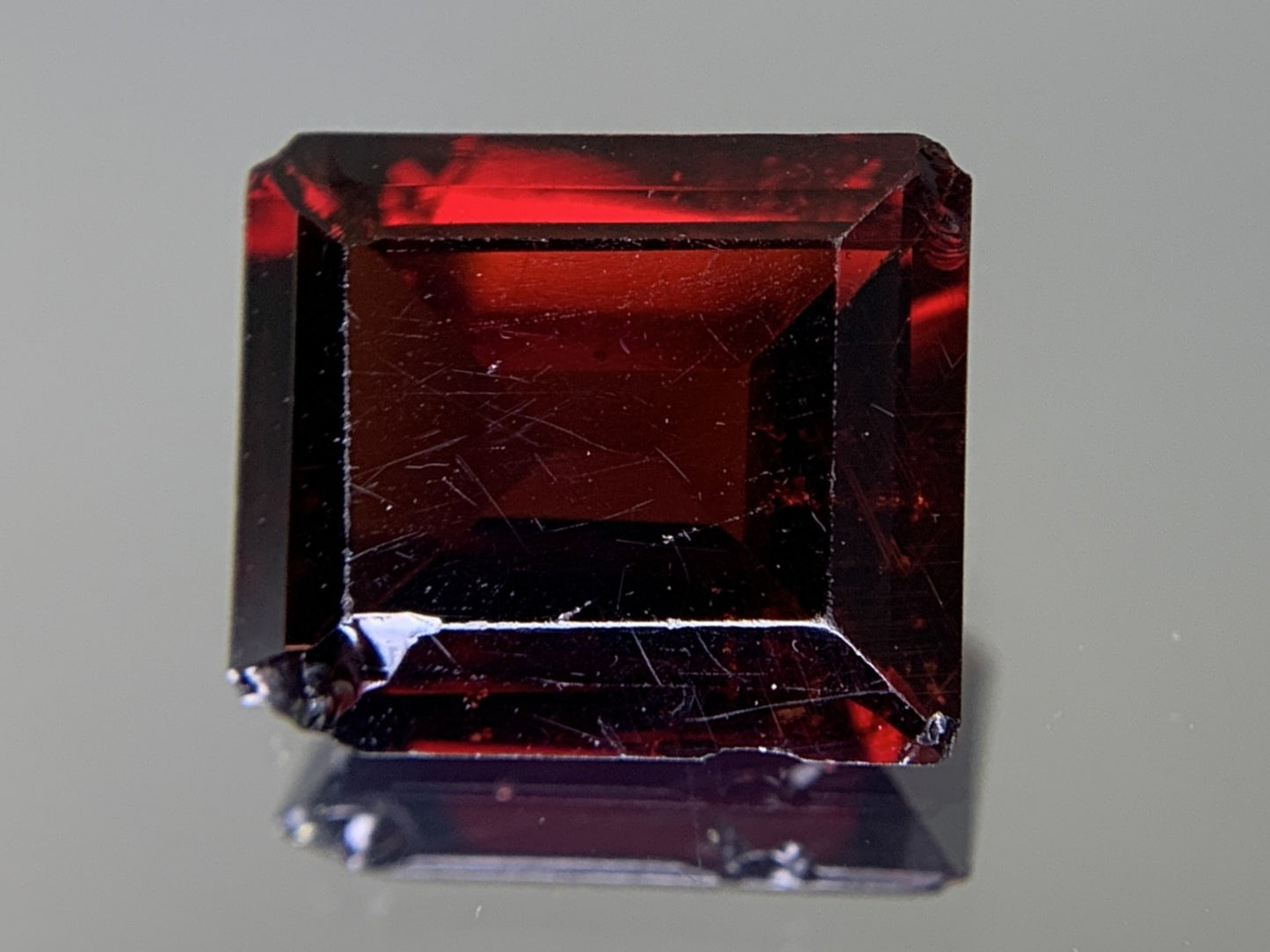 ガーネット 天然  3.881ct  宝石ソーティング付き  10.2㎜×8.7㎜×4.2㎜ ルース（ 裸石 ）  6316Y