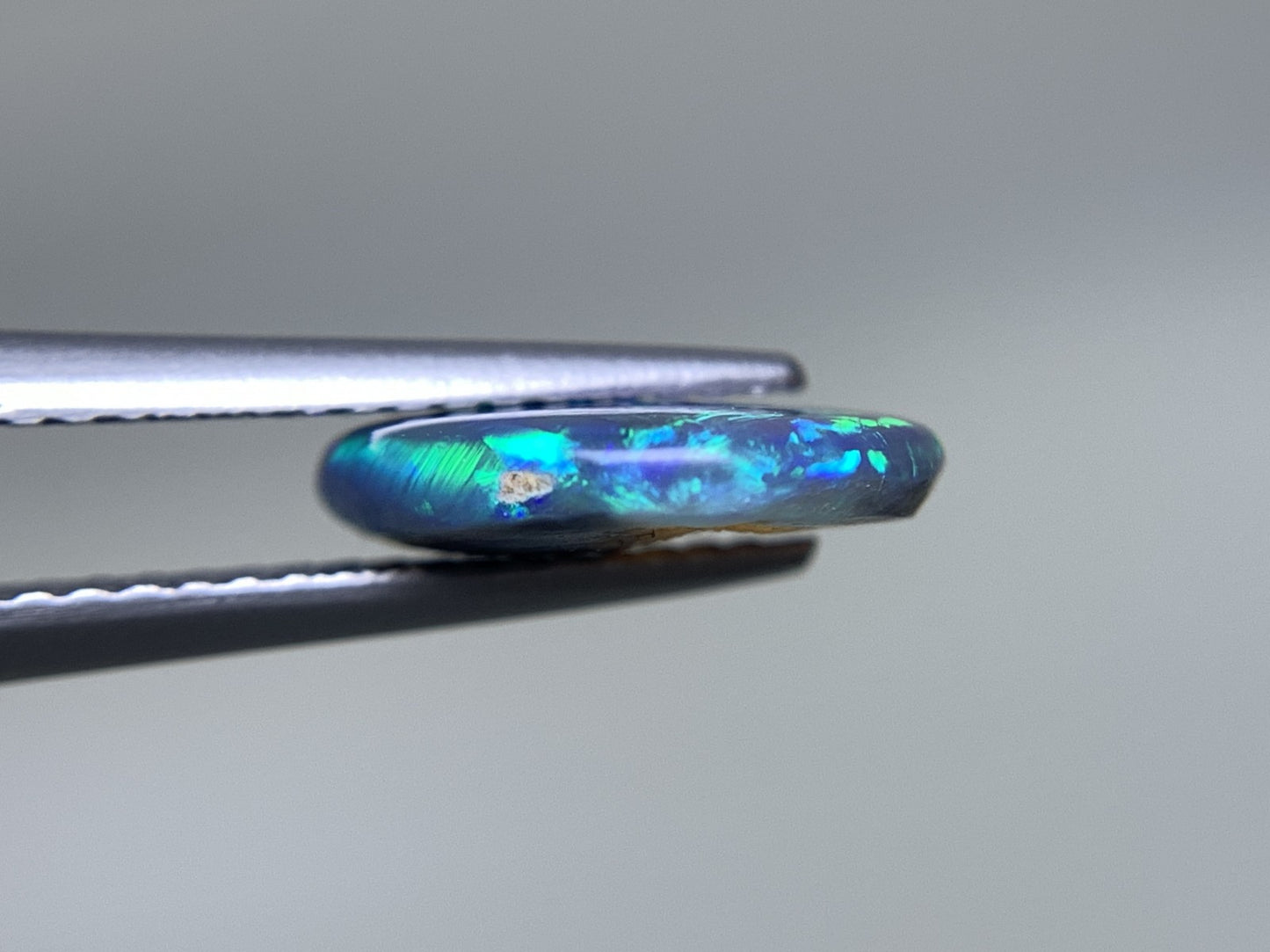 ブラックオパール 天然 1.934ct 宝石ソーティング付き 11.1㎜×10.9㎜×2.5㎜ ルース（ 裸石 ） 8157Y