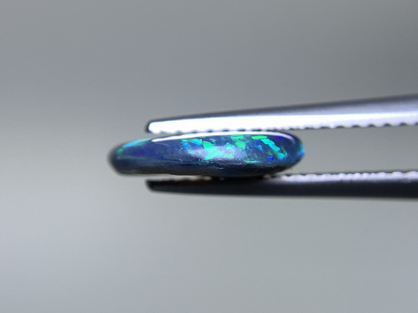 ブラックオパール 天然 1.934ct 宝石ソーティング付き 11.1㎜×10.9㎜×2.5㎜ ルース（ 裸石 ） 8157Y