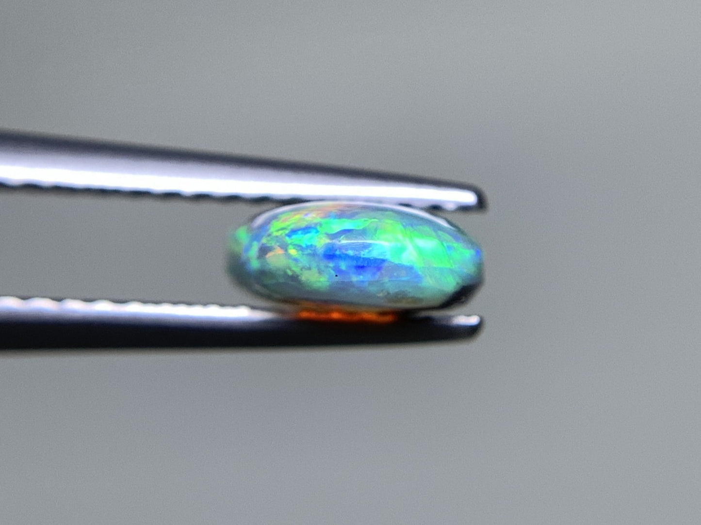 ブラックオパール 1.405ct  宝石ソーティング付き  10.1㎜×7.1㎜×2.9㎜  天然 ルース（ 裸石 ） 4621Y
