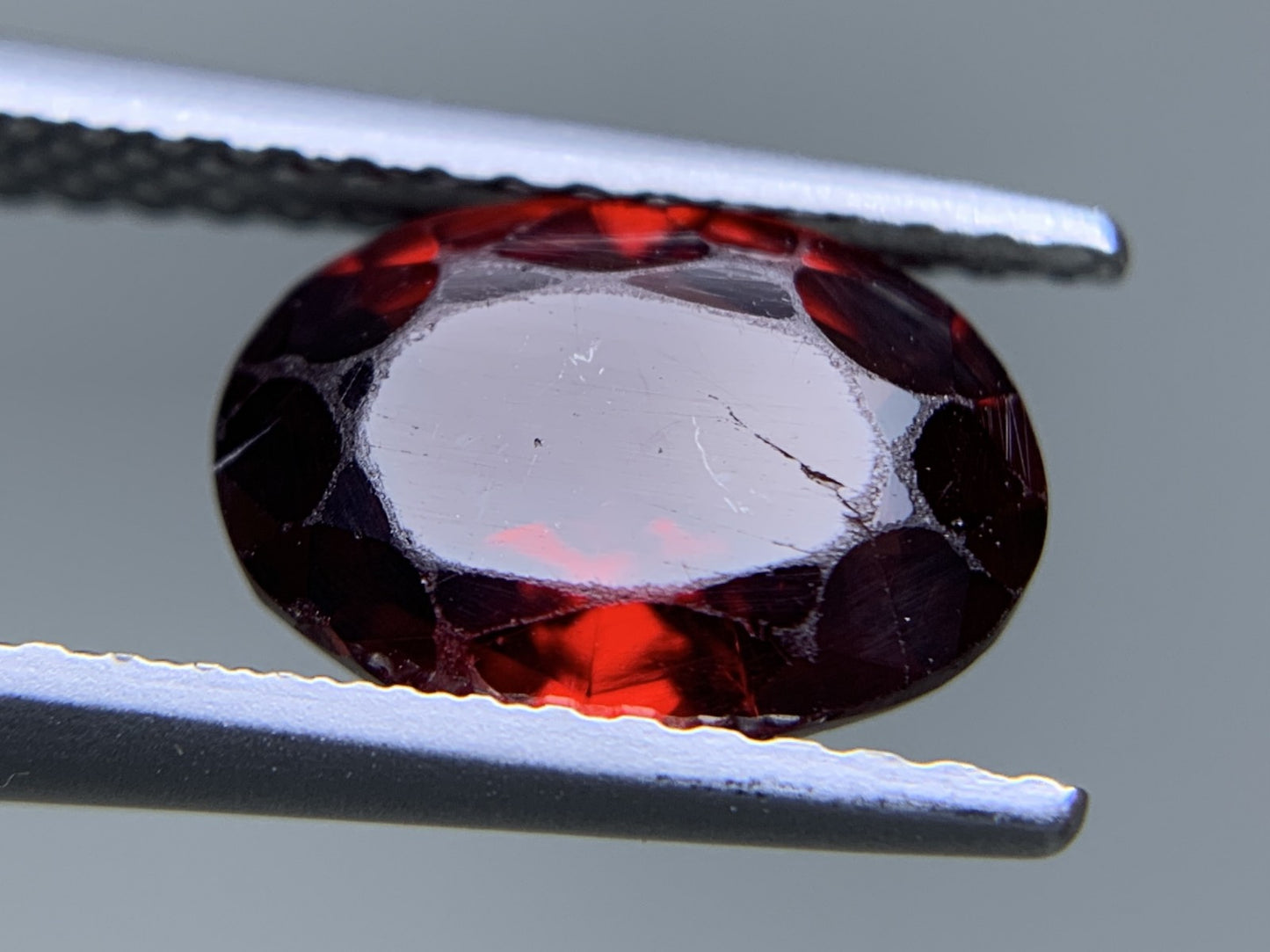 ガーネット 天然  2.019ct  宝石ソーティング付き  9.4㎜×6.6㎜×3.9㎜ ルース（ 裸石 ）  6433Y