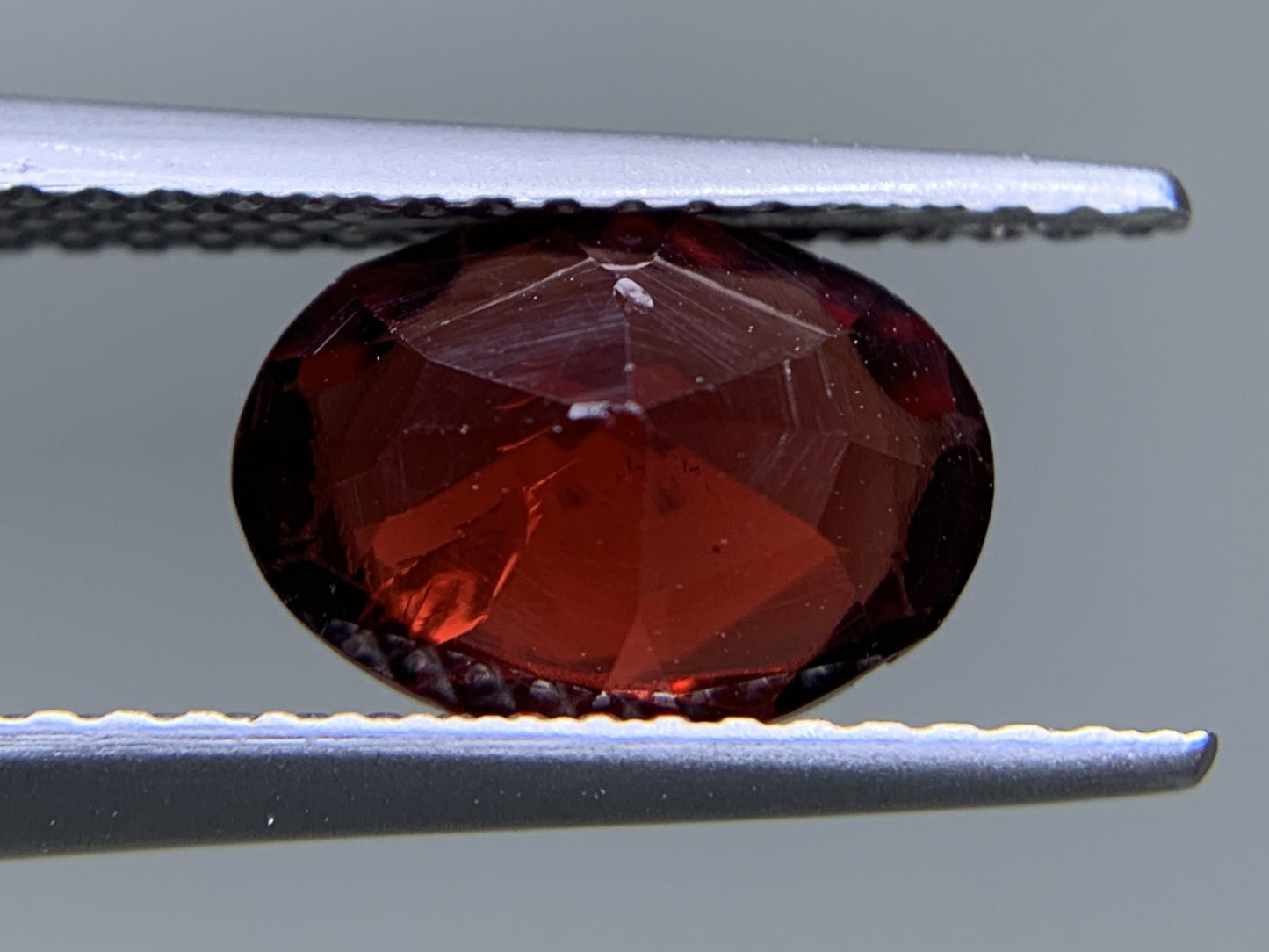 ガーネット 天然  2.019ct  宝石ソーティング付き  9.4㎜×6.6㎜×3.9㎜ ルース（ 裸石 ）  6433Y