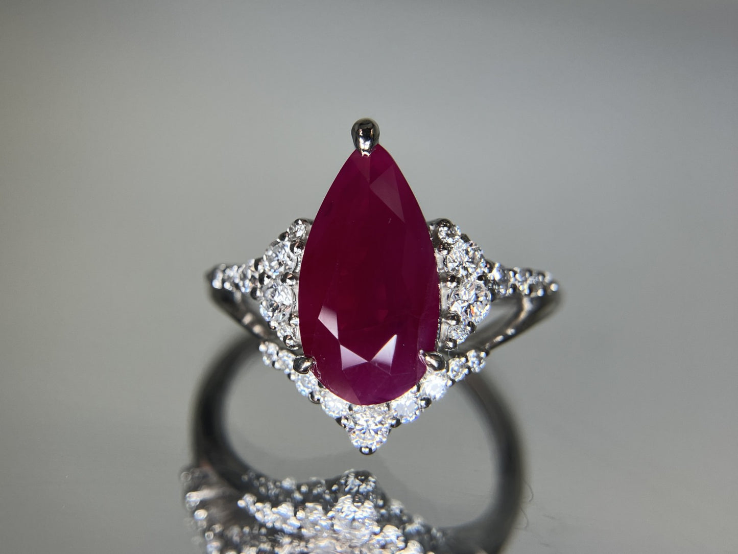 ルビー 2.50ct ビルマ産 Burma GIA鑑別書 D0.38ct PT900 5.4g 指輪 （JP11号） サイズ直し無料 7824S