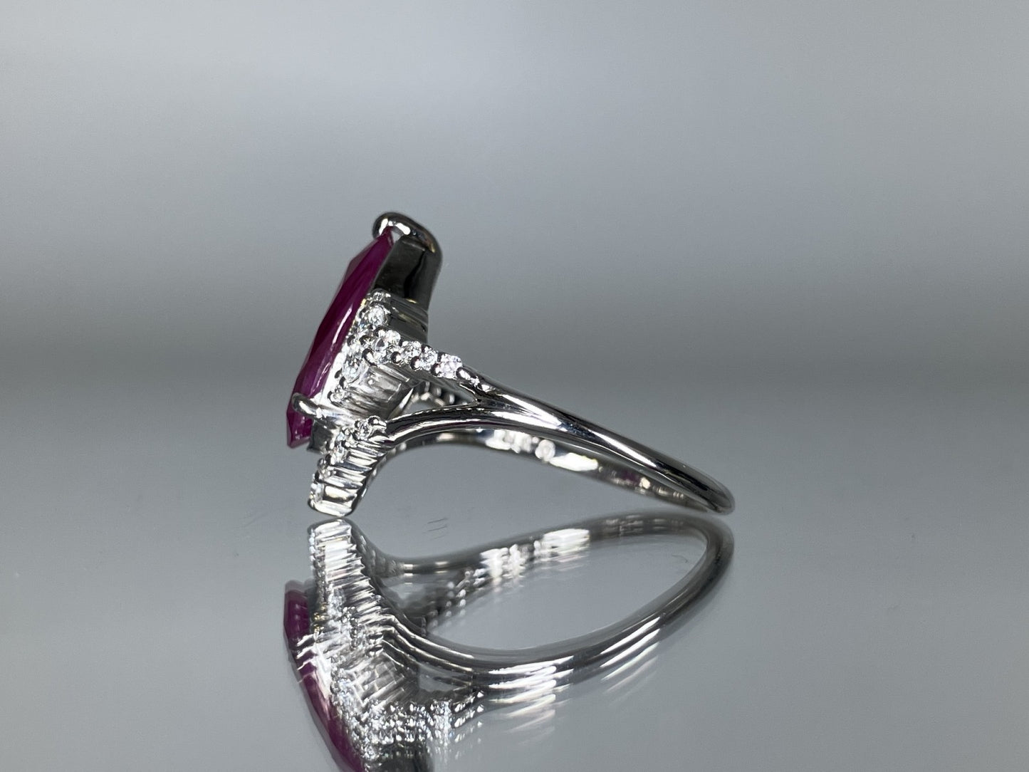 ルビー 2.50ct ビルマ産 Burma GIA鑑別書 D0.38ct PT900 5.4g 指輪 （JP11号） サイズ直し無料 7824S