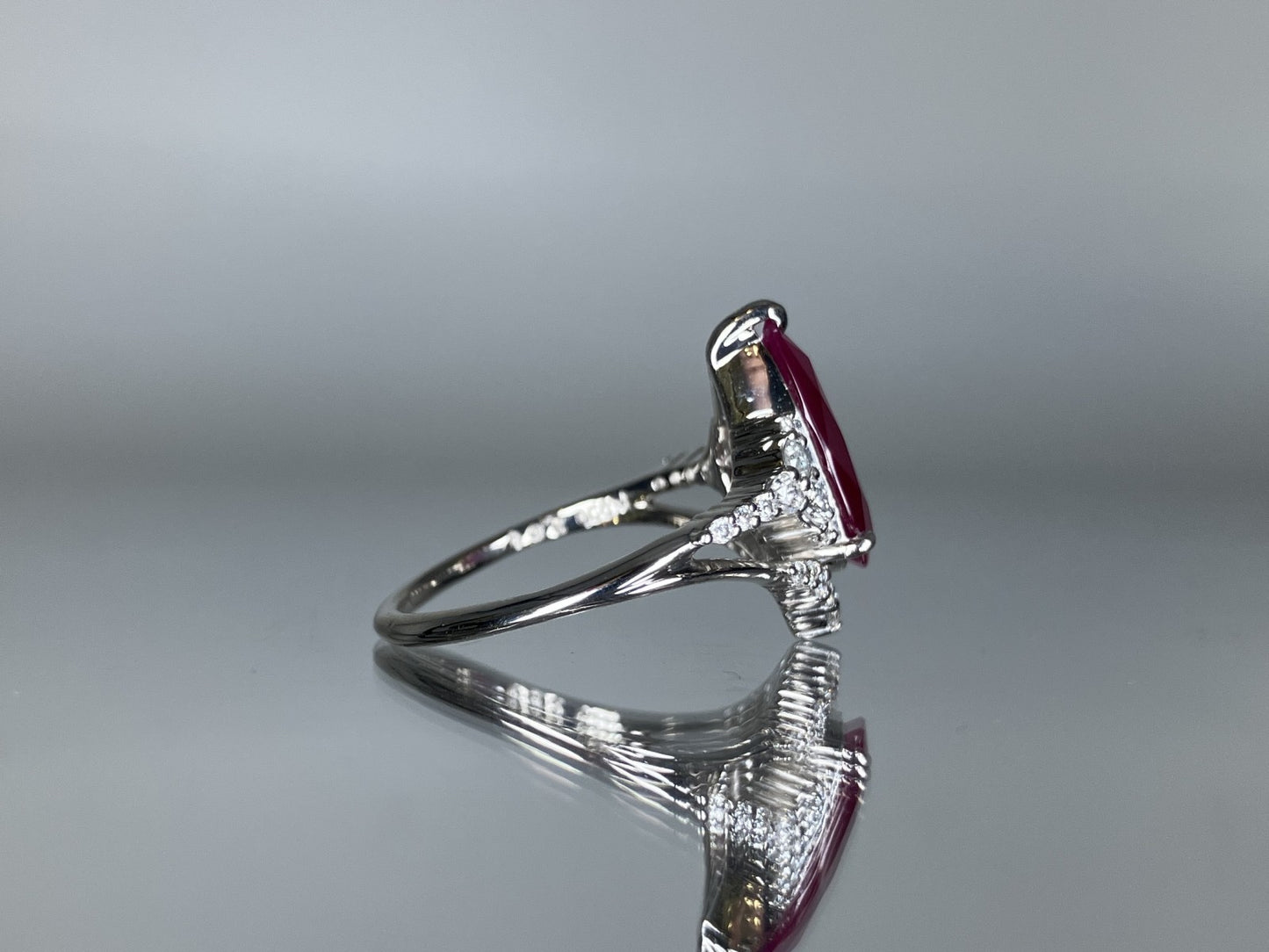 ルビー 2.50ct ビルマ産 Burma GIA鑑別書 D0.38ct PT900 5.4g 指輪 （JP11号） サイズ直し無料 7824S