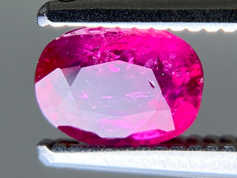 ルビー 天然 0.802ct 宝石ソーティング付き 6.0㎜×4.4㎜×2.8㎜ ルース（ 裸石 ） 7978YY