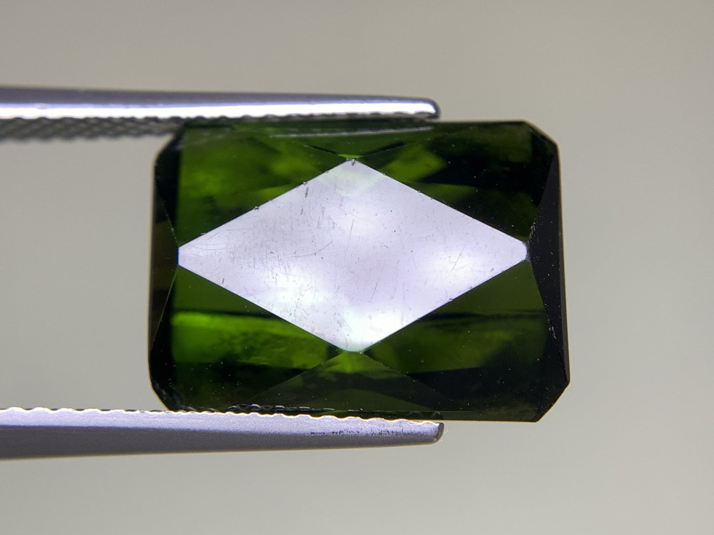 グリーントルマリン 11.281ct 宝石ソーティング付き  14.7㎜×11.1㎜×7.8㎜  ルース（ 裸石 ） 3074Y