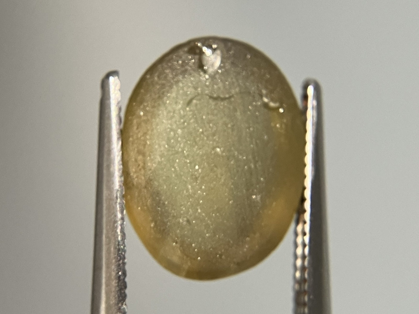 アパタイトキャッツアイ 天然 5.756ct 宝石ソーティング付き 12.6㎜×9.7㎜×5.2㎜ ルース（ 裸石 ） 8067YY