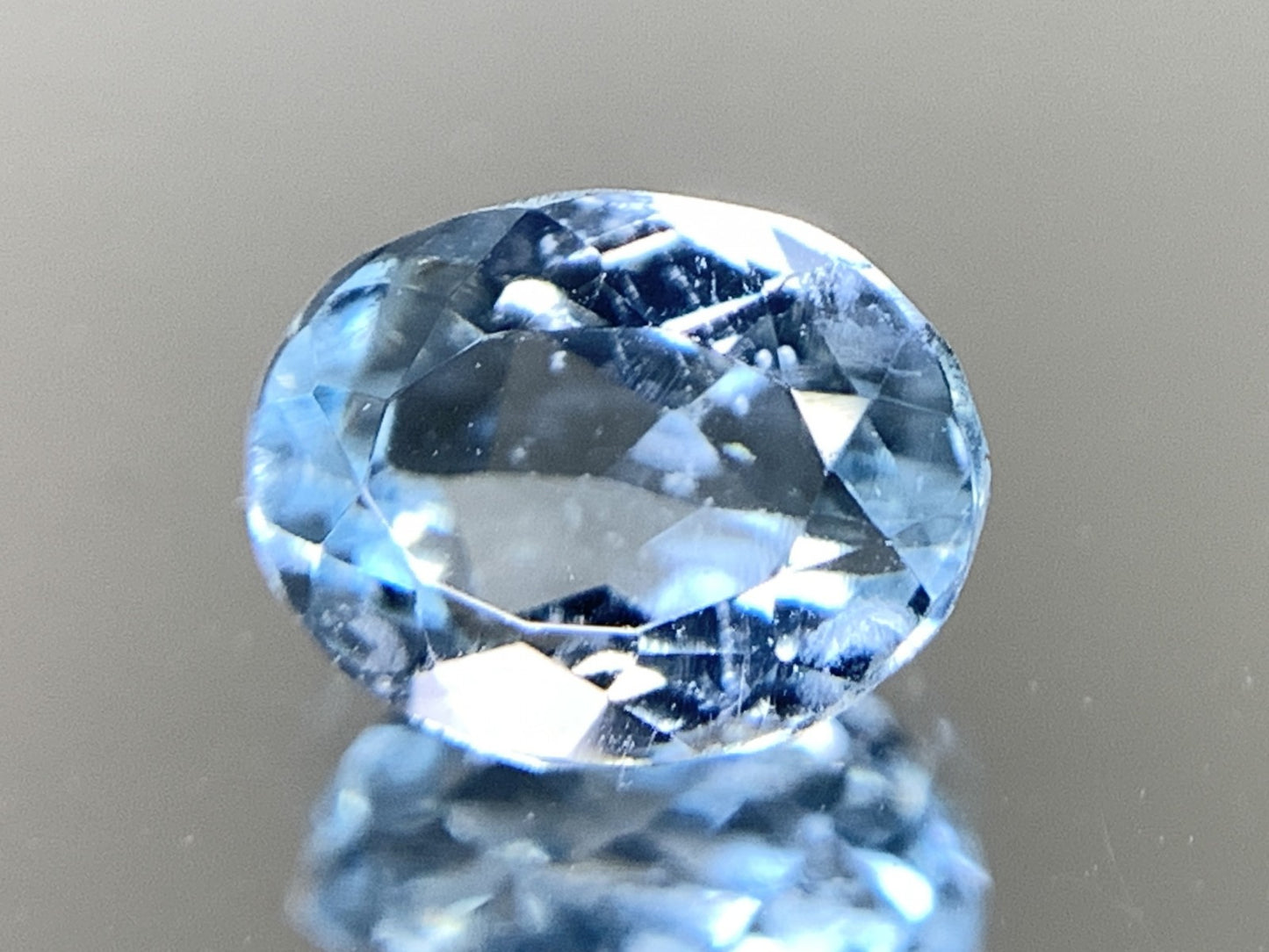 アクアマリン 天然 1.229ct 宝石ソーティング付き 7.2㎜×5.8㎜×4.2㎜ ルース（ 裸石 ） 6981Y