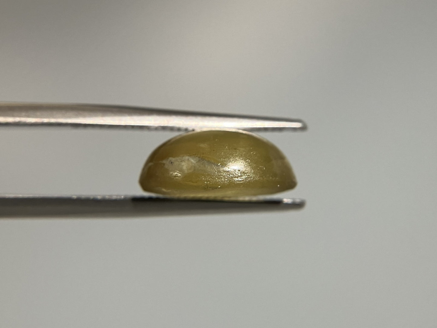 アパタイトキャッツアイ 天然 5.756ct 宝石ソーティング付き 12.6㎜×9.7㎜×5.2㎜ ルース（ 裸石 ） 8067YY