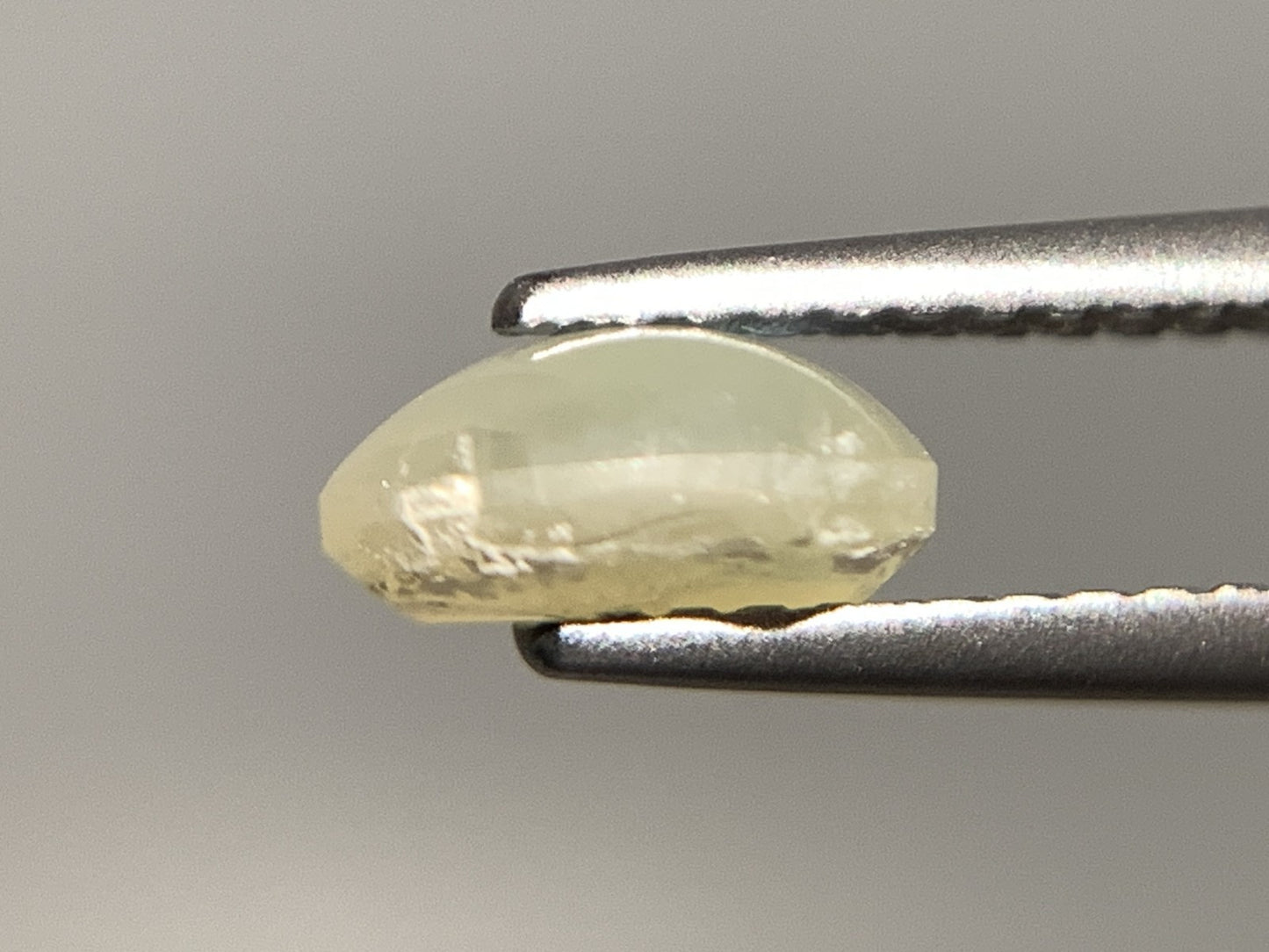 クリソベリルキャッツアイ 天然 1.145ct 宝石ソーティング付き 7.0㎜×5.2㎜×3.2㎜ ルース（ 裸石 ） 8151Y