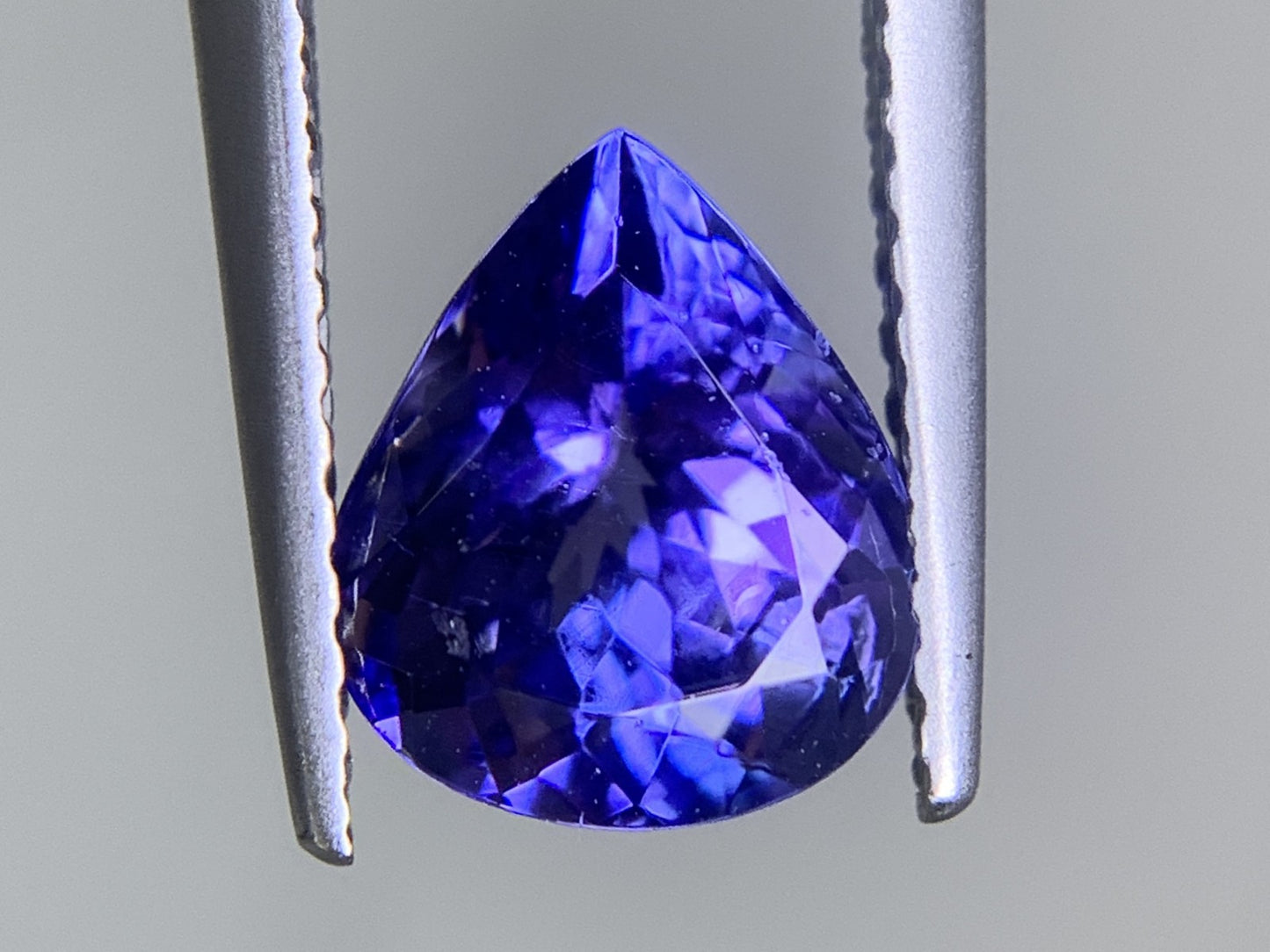 タンザナイト 1.788ct  宝石ソーティング付き  8.0㎜×6.9㎜×5.0㎜  ルース（ 裸石 ） 2054Y