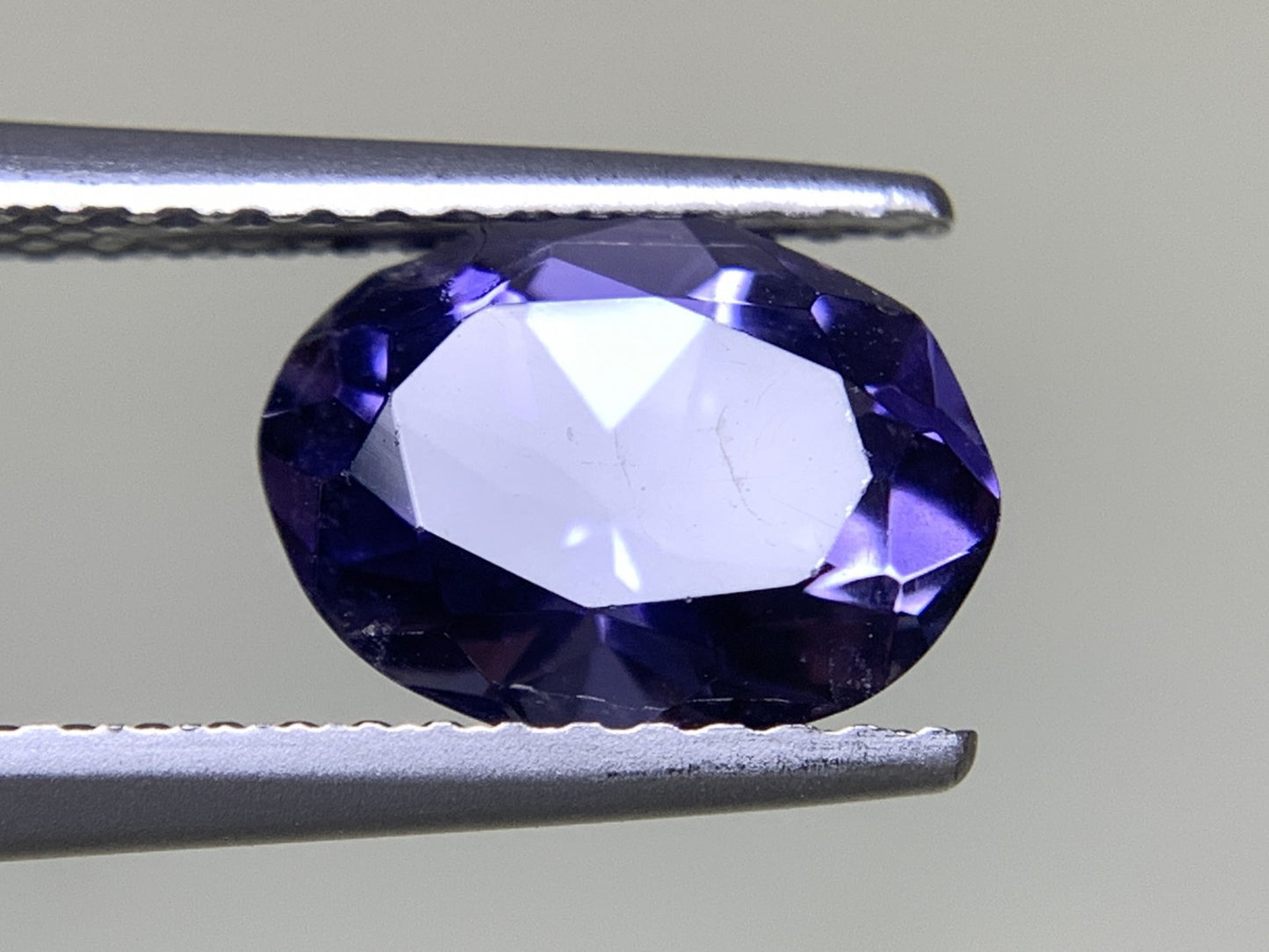 アイオライト 1.425ct 宝石ソーティング付き  9.1㎜×6.7㎜×4.8㎜  ルース（ 裸石 ） 3075Y