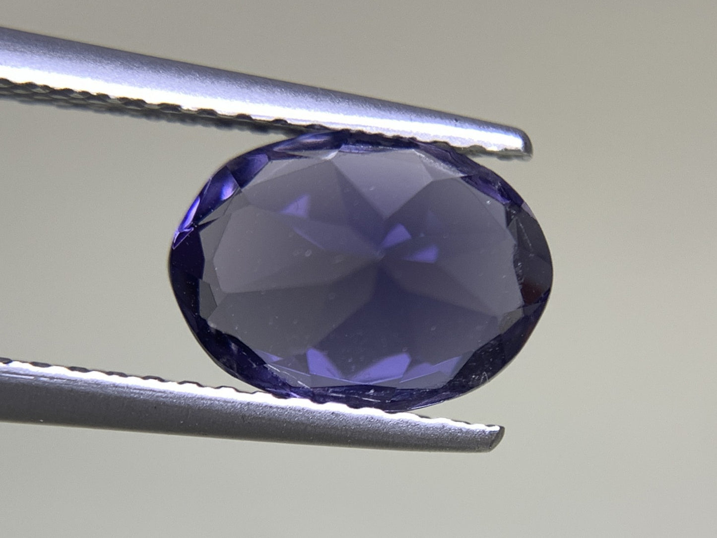 アイオライト 1.425ct 宝石ソーティング付き  9.1㎜×6.7㎜×4.8㎜  ルース（ 裸石 ） 3075Y