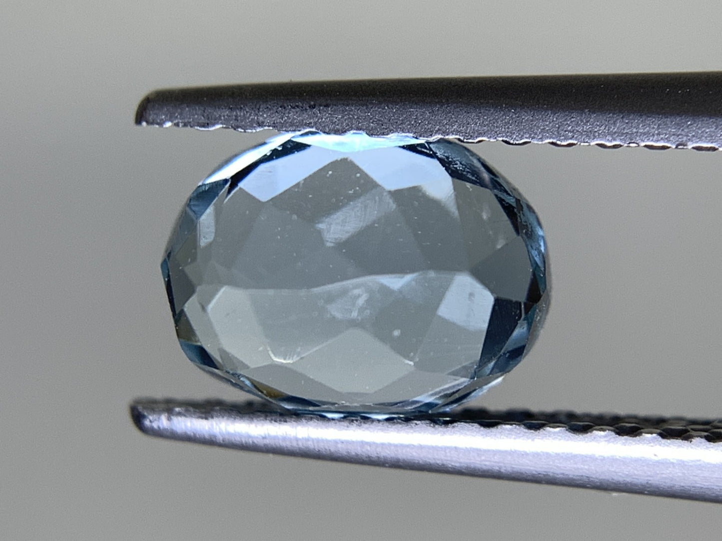 アクアマリン 天然 1.229ct 宝石ソーティング付き 7.2㎜×5.8㎜×4.2㎜ ルース（ 裸石 ） 6981Y
