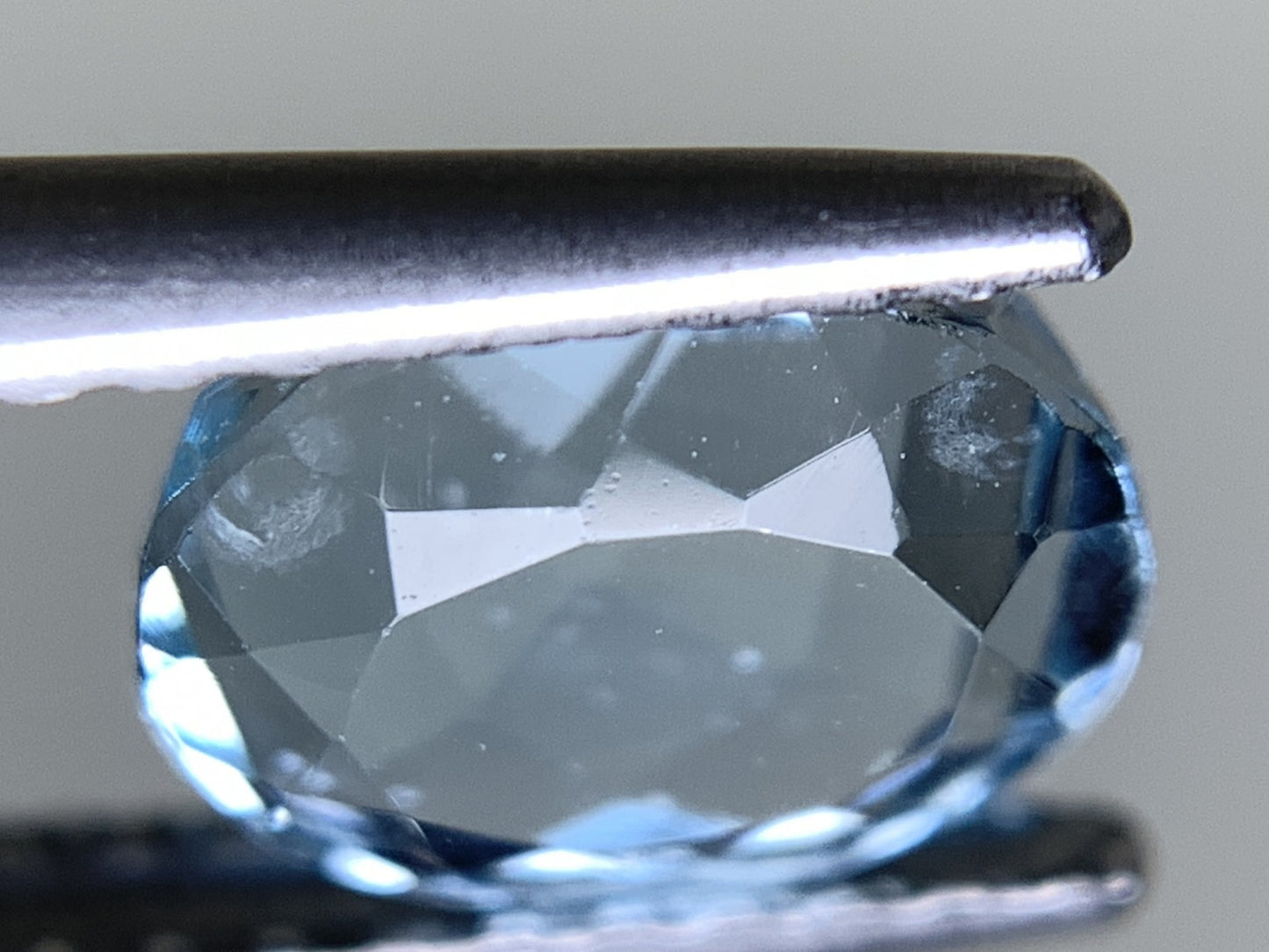 アクアマリン 天然 1.229ct 宝石ソーティング付き 7.2㎜×5.8㎜×4.2㎜ ルース（ 裸石 ） 6981Y