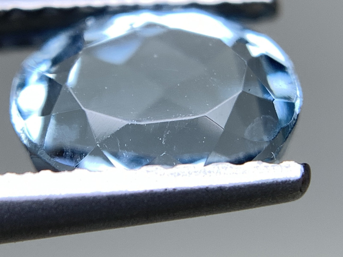 アクアマリン 天然 1.229ct 宝石ソーティング付き 7.2㎜×5.8㎜×4.2㎜ ルース（ 裸石 ） 6981Y