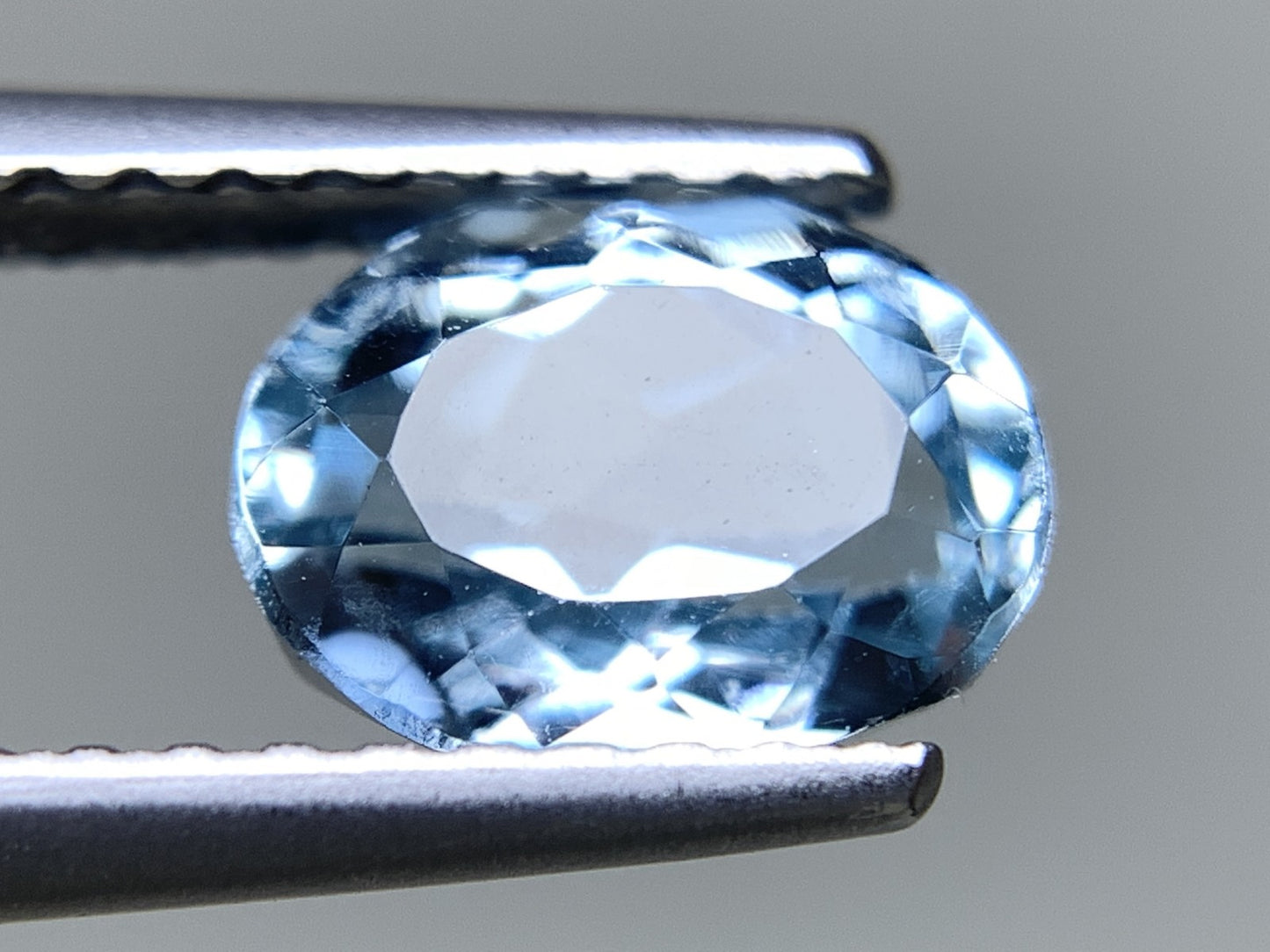 アクアマリン 天然 1.229ct 宝石ソーティング付き 7.2㎜×5.8㎜×4.2㎜ ルース（ 裸石 ） 6981Y