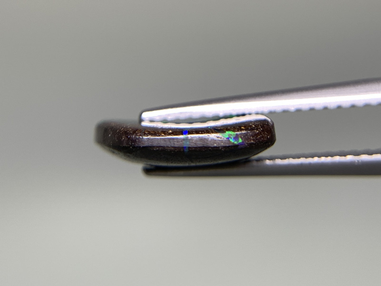ボルダーオパール 天然  3.777ct  宝石ソーティング付き  11.1㎜×10.5㎜×3.0㎜  ルース（ 裸石 ）  5299Y