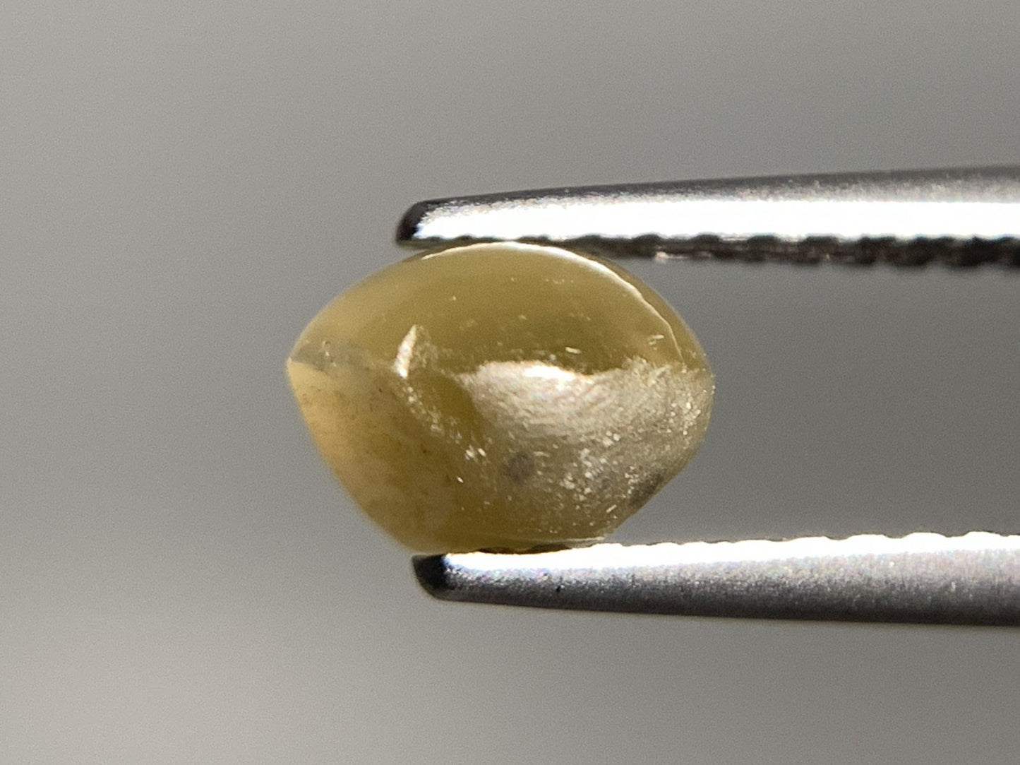 クリソベリルキャッツアイ 天然 1.316ct 宝石ソーティング付き 6.3㎜×4.8㎜×4.5㎜ ルース（ 裸石 ） 8217Y