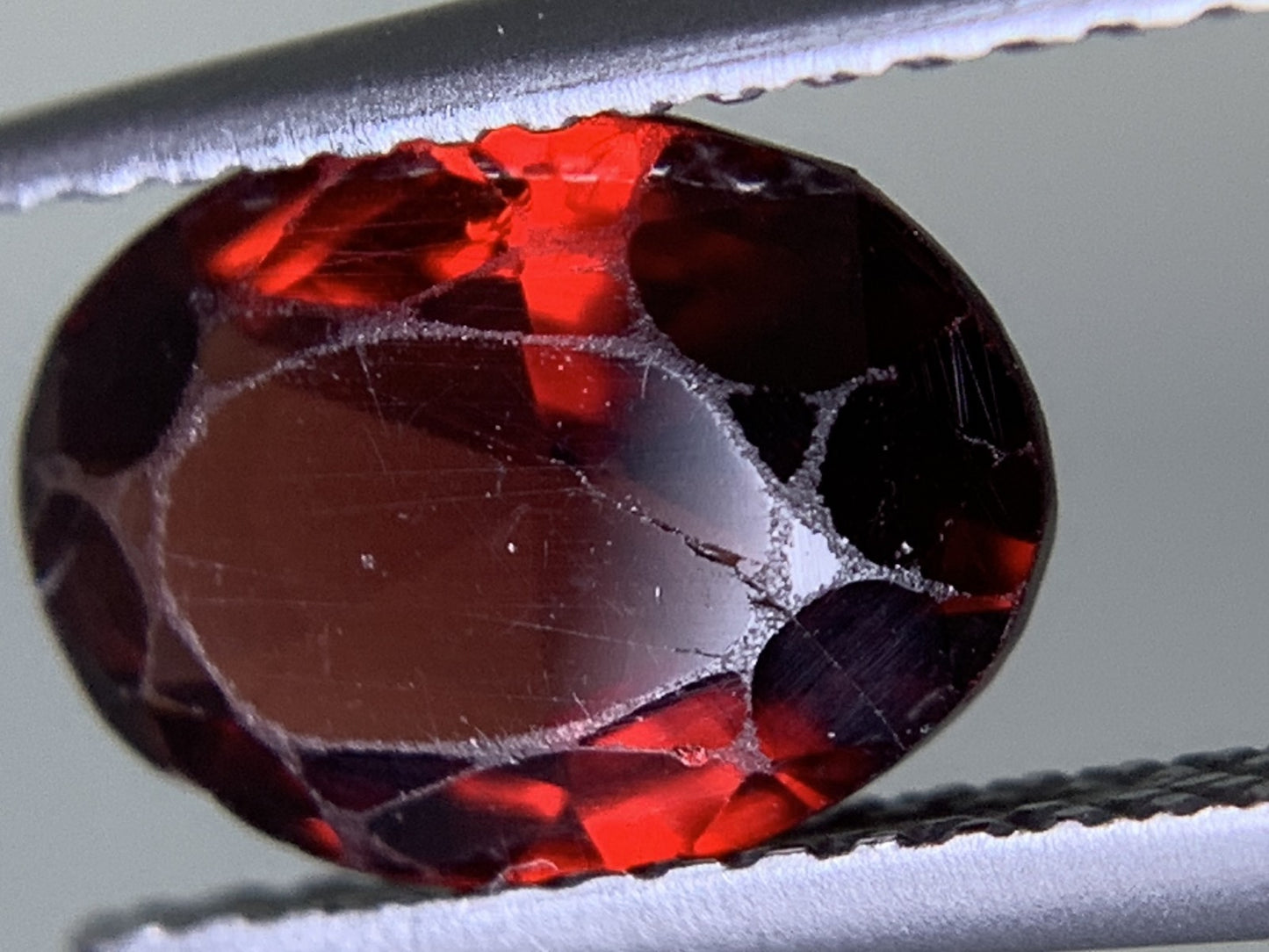 ガーネット 天然  2.019ct  宝石ソーティング付き  9.4㎜×6.6㎜×3.9㎜ ルース（ 裸石 ）  6433Y