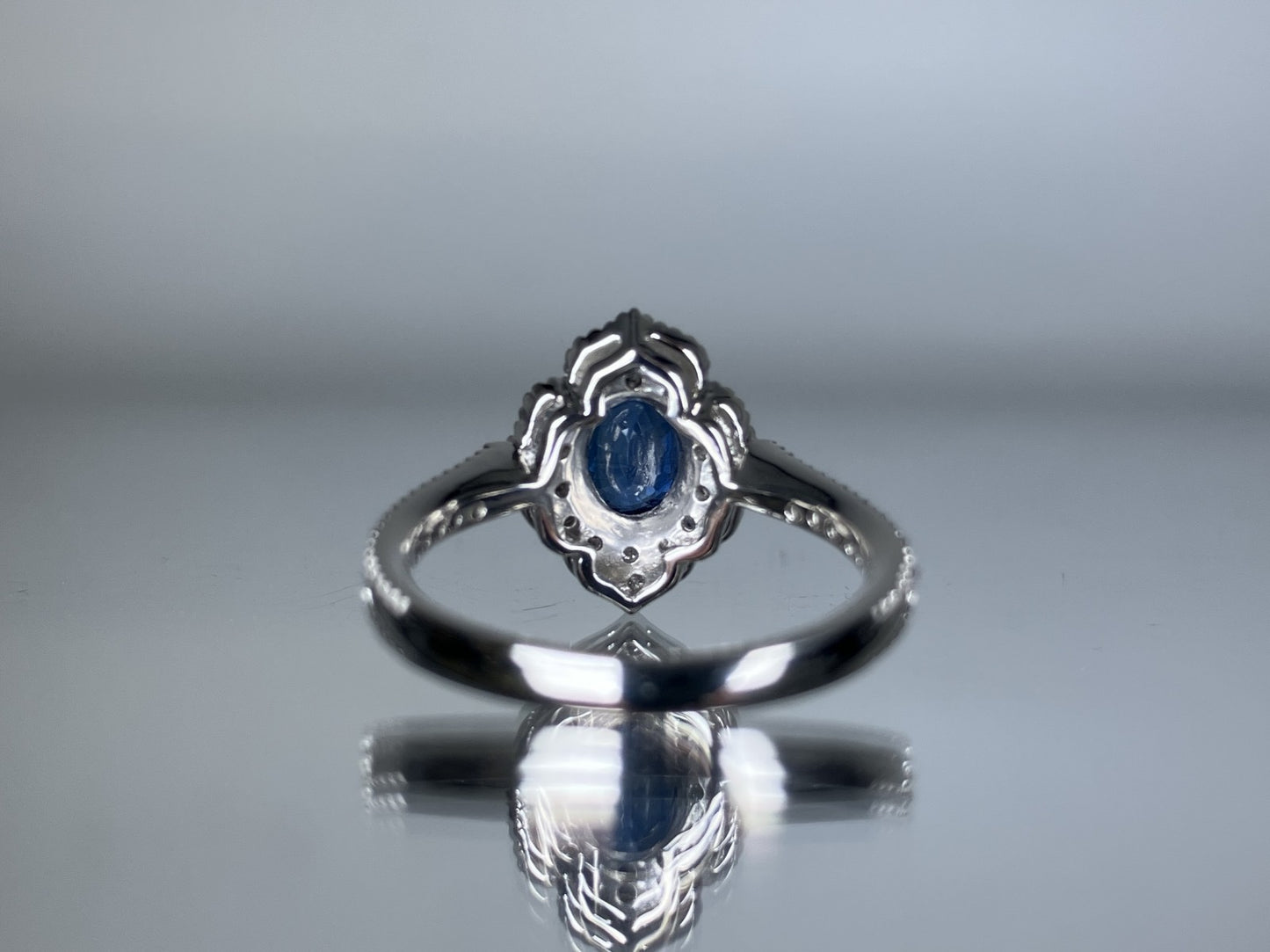 サファイア 1.21ct コンフラワーブルー Cornflower blue AIGS鑑別書 D0.45ct PT900 4.8g 指輪 （JP10号） サイズ直し無料 7331S