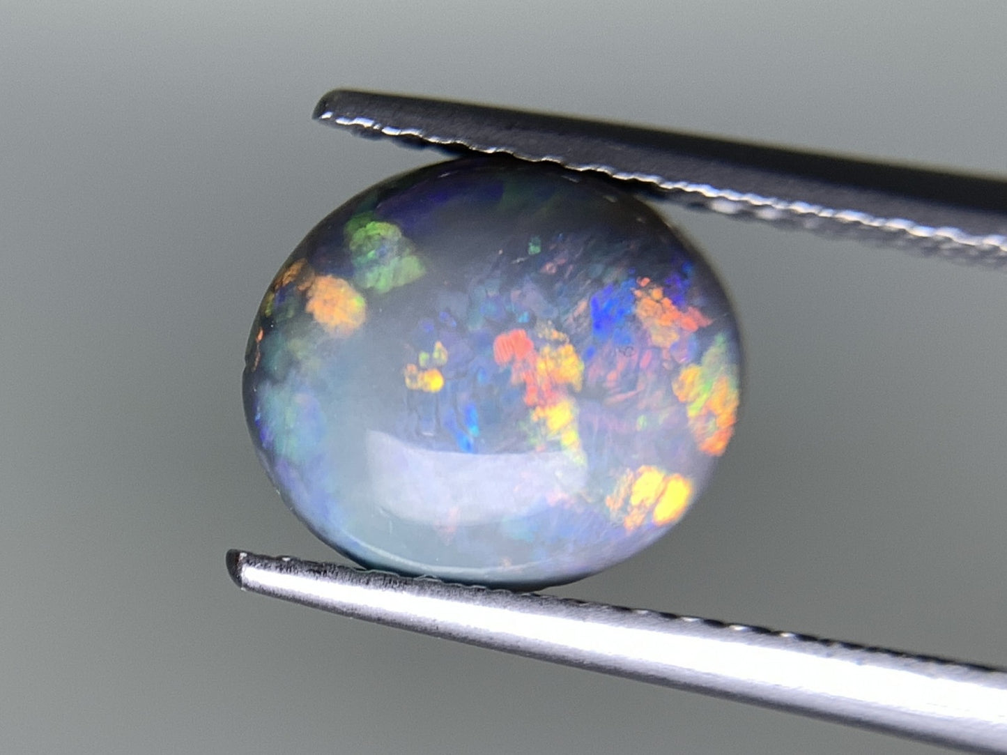 ブラックオパール 1.589ct 中央宝石ソーティング付き 9.1㎜×8.0㎜×3.7㎜ 天然 ルース（ 裸石 ） 2592Y