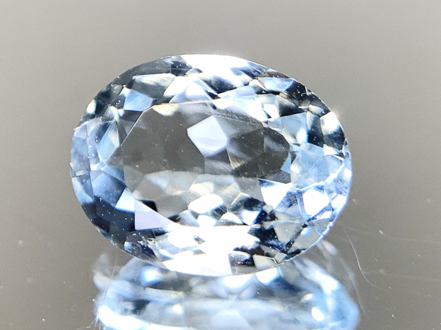 アクアマリン 天然 1.584ct 宝石ソーティング付き 8.9㎜×7.0㎜×4.2㎜ ルース（ 裸石 ） 6972Y