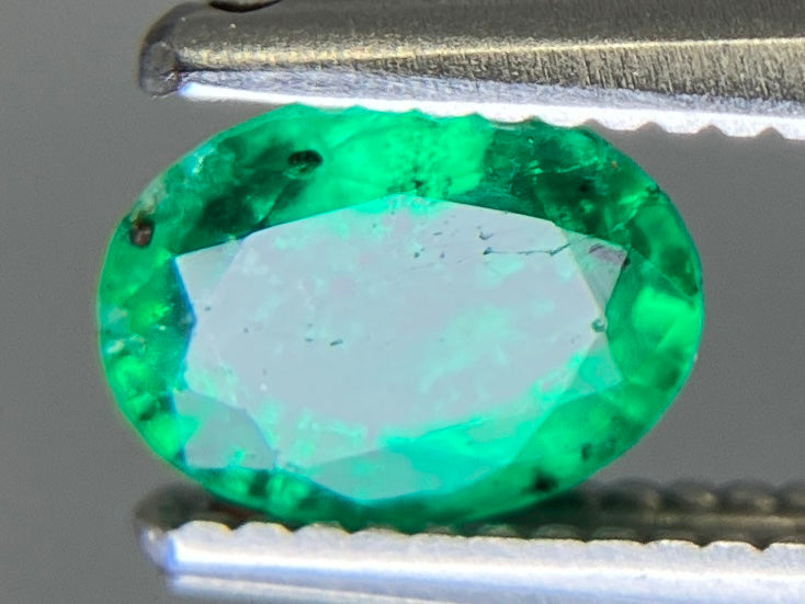 エメラルド 天然 0.531ct 宝石ソーティング付き 6.0㎜×4.6㎜×2.7㎜ ルース（ 裸石 ） 8031YY