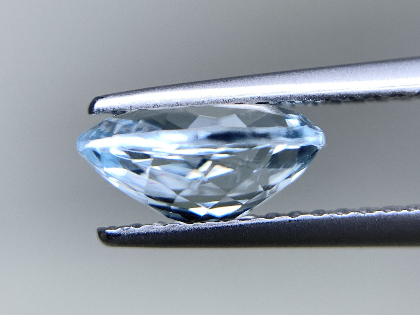アクアマリン 天然 1.584ct 宝石ソーティング付き 8.9㎜×7.0㎜×4.2㎜ ルース（ 裸石 ） 6972Y