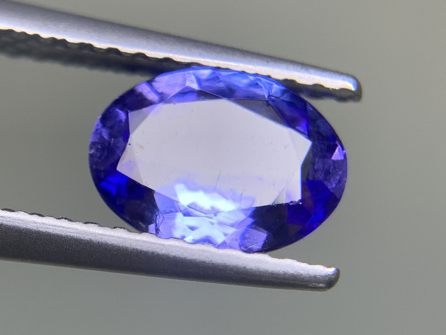 タンザナイト 1.130ct  宝石ソーティング付き  7.9㎜×6.0㎜×3.1㎜  ルース（ 裸石 ） 2129Y