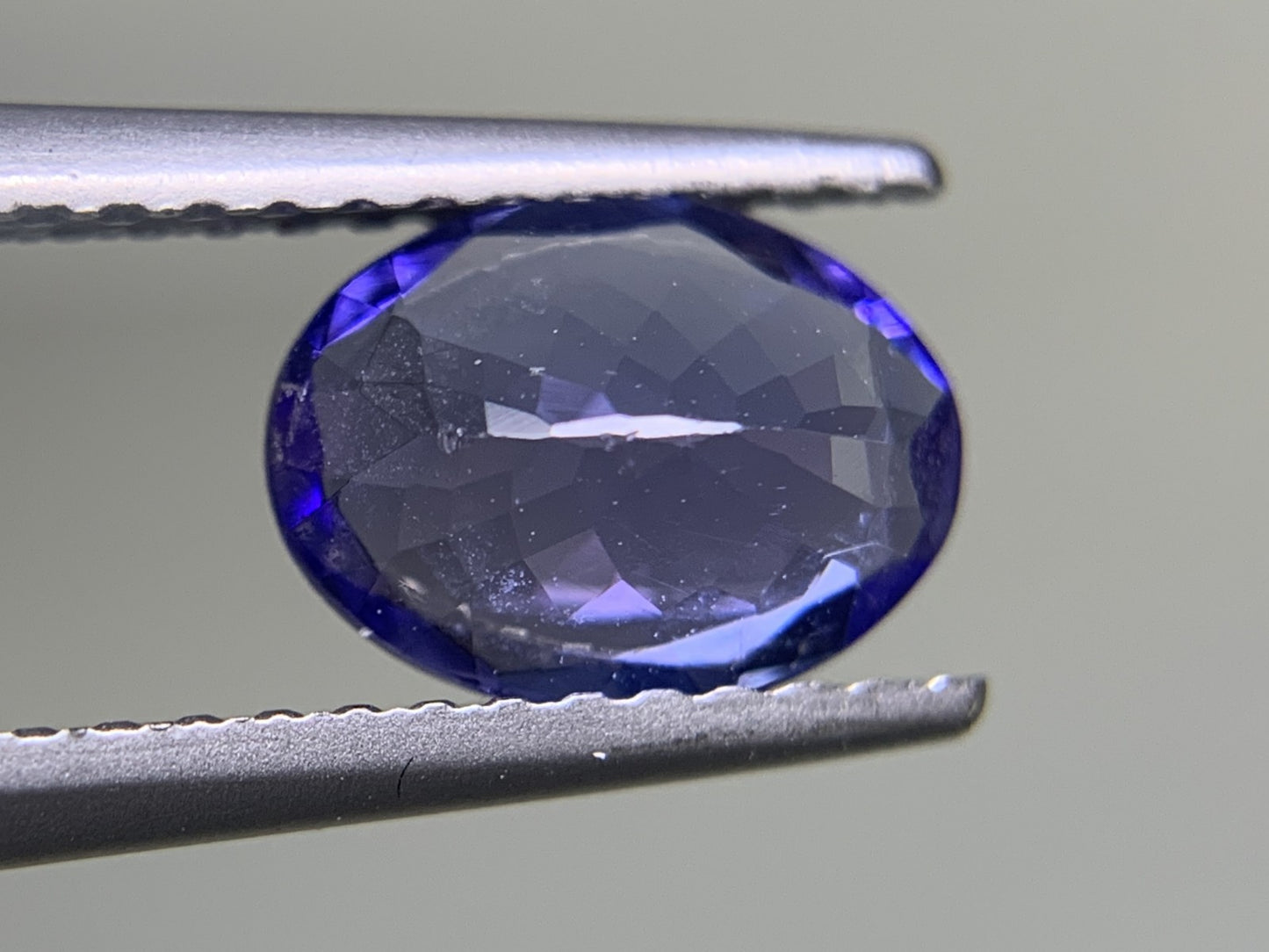 タンザナイト 1.130ct  宝石ソーティング付き  7.9㎜×6.0㎜×3.1㎜  ルース（ 裸石 ） 2129Y