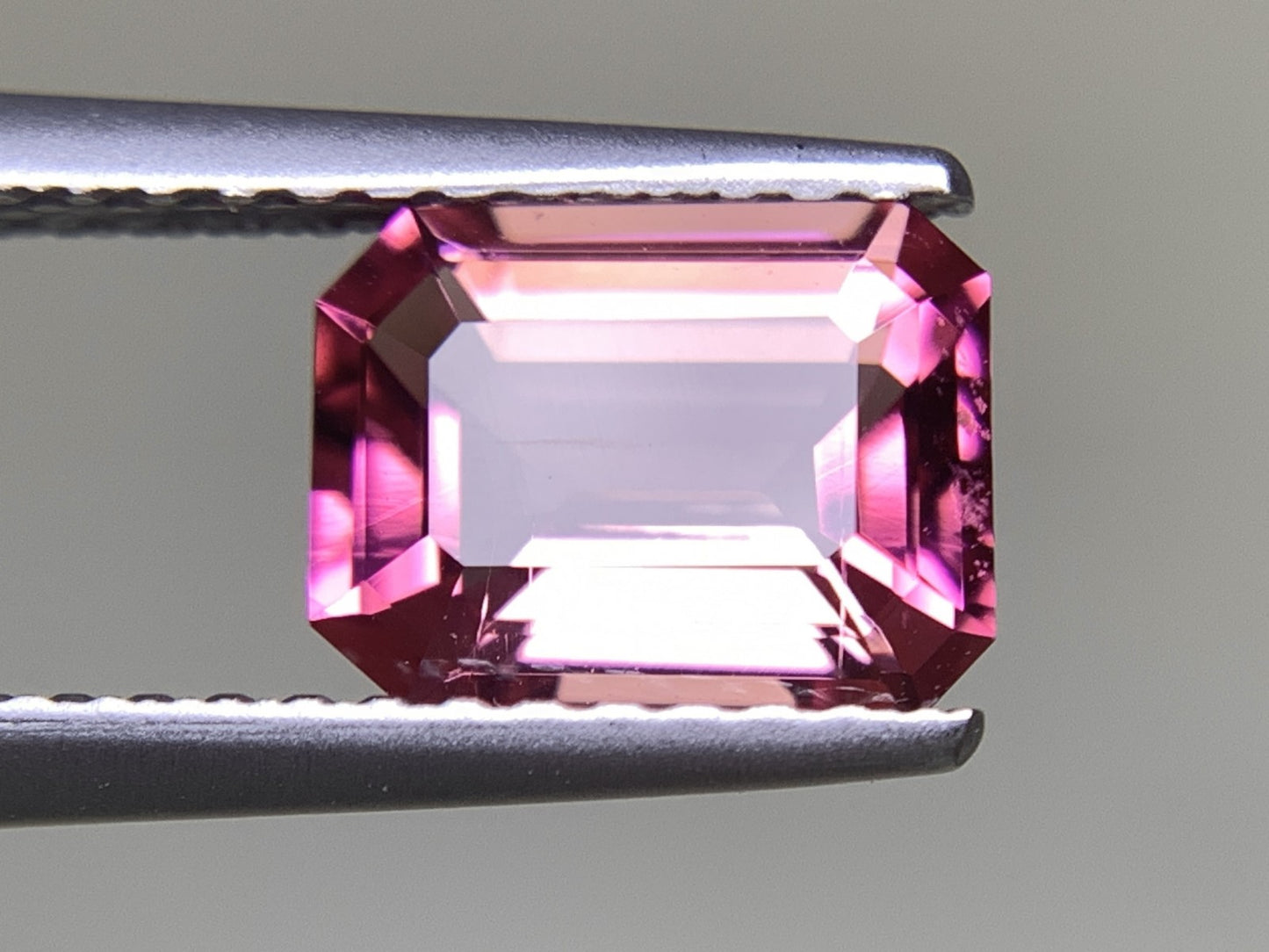 ピンクトルマリン 1.216ct 宝石ソーティング付き  7.5㎜×5.9㎜×3.4㎜  ルース（ 裸石 ） 3114Y