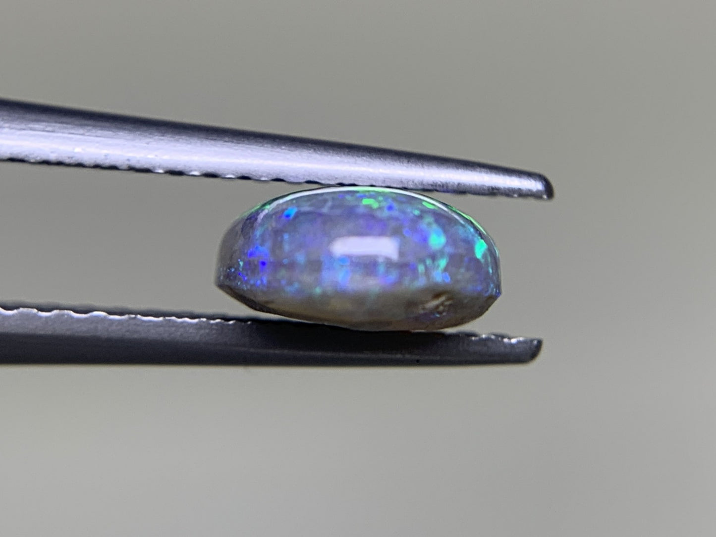 ブラックオパール 1.503ct 宝石ソーティング付き  9.6㎜×7.1㎜×3.4㎜  ルース（ 裸石 ） 3981Y