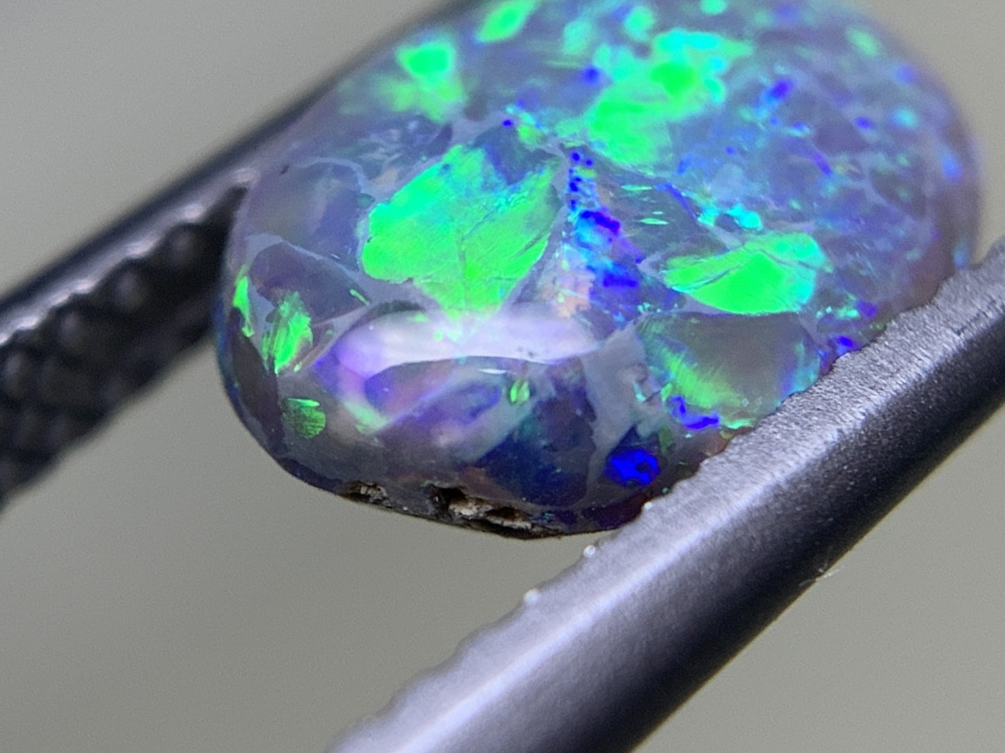 ブラックオパール 1.503ct 宝石ソーティング付き  9.6㎜×7.1㎜×3.4㎜  ルース（ 裸石 ） 3981Y