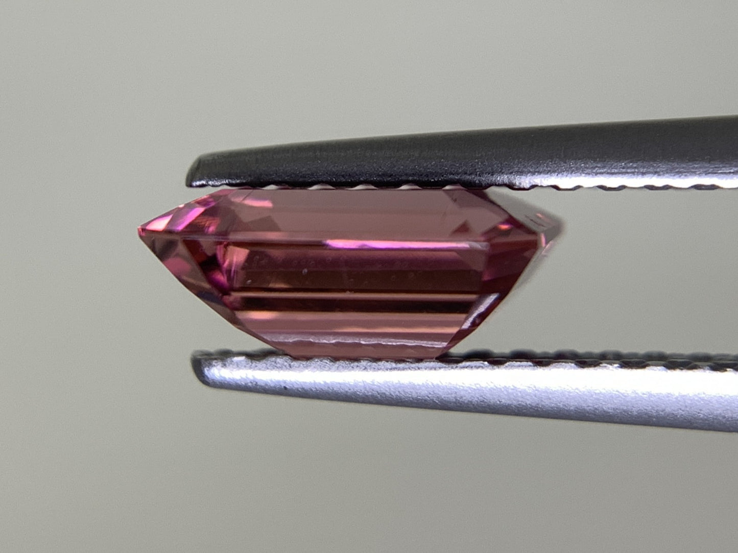 ピンクトルマリン 1.216ct 宝石ソーティング付き  7.5㎜×5.9㎜×3.4㎜  ルース（ 裸石 ） 3114Y