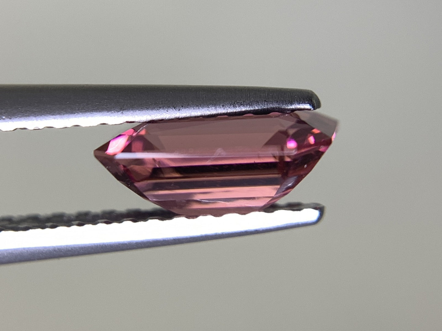 ピンクトルマリン 1.216ct 宝石ソーティング付き  7.5㎜×5.9㎜×3.4㎜  ルース（ 裸石 ） 3114Y