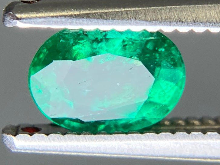 エメラルド 天然 0.487ct 宝石ソーティング付き 5.9㎜×4.4㎜×2.7㎜ ルース（ 裸石 ） 8025YY