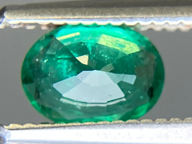 エメラルド 天然 0.487ct 宝石ソーティング付き 5.9㎜×4.4㎜×2.7㎜ ルース（ 裸石 ） 8025YY