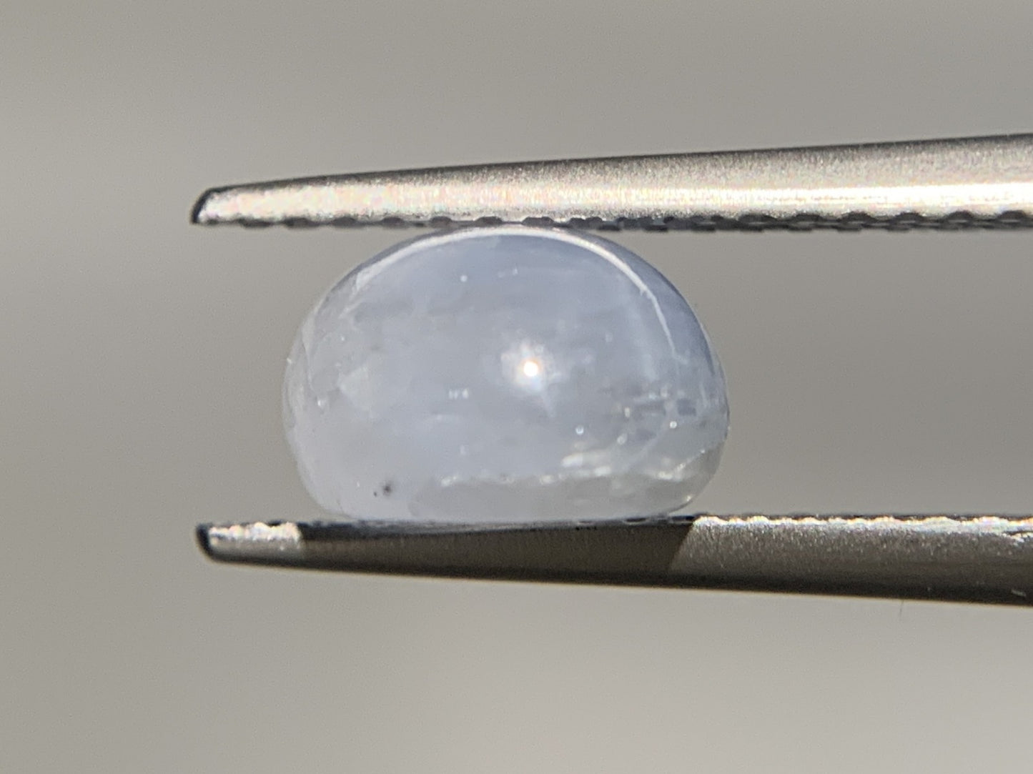 スターサファイア 4.198ct 宝石ソーティング付き  8.5㎜×7.6㎜×5.1㎜  ルース（ 裸石 ） 4015Y