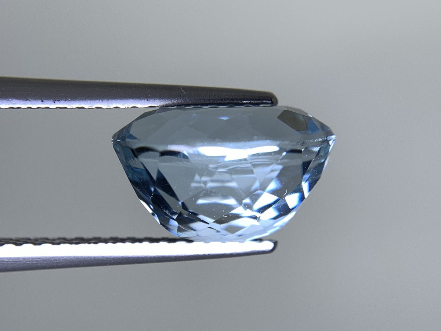 アクアマリン 天然 3.877ct 宝石ソーティング付き 11.0㎜×8.1㎜×6.8㎜ ルース（ 裸石 ） 6968Y