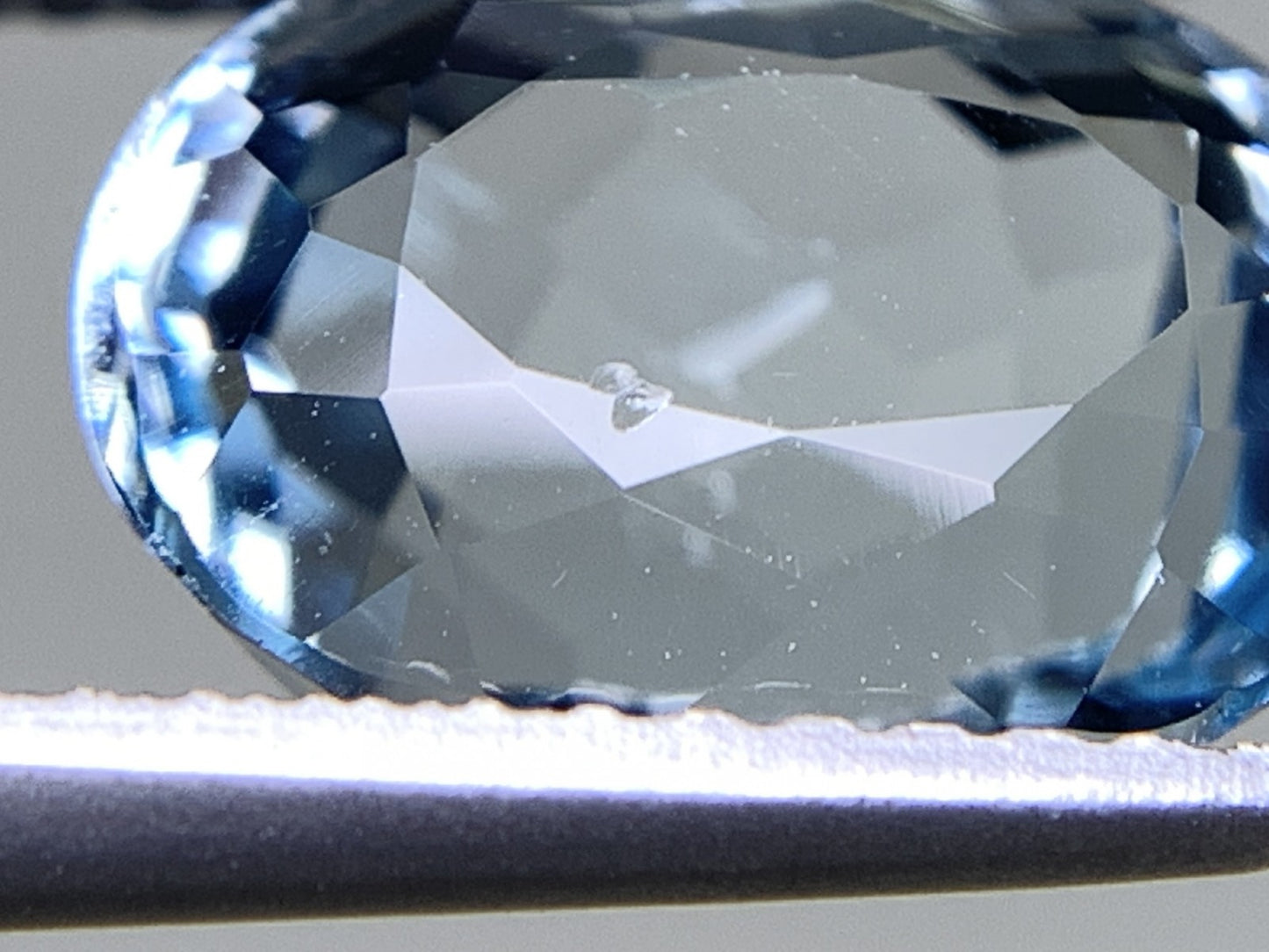 アクアマリン 天然 3.877ct 宝石ソーティング付き 11.0㎜×8.1㎜×6.8㎜ ルース（ 裸石 ） 6968Y