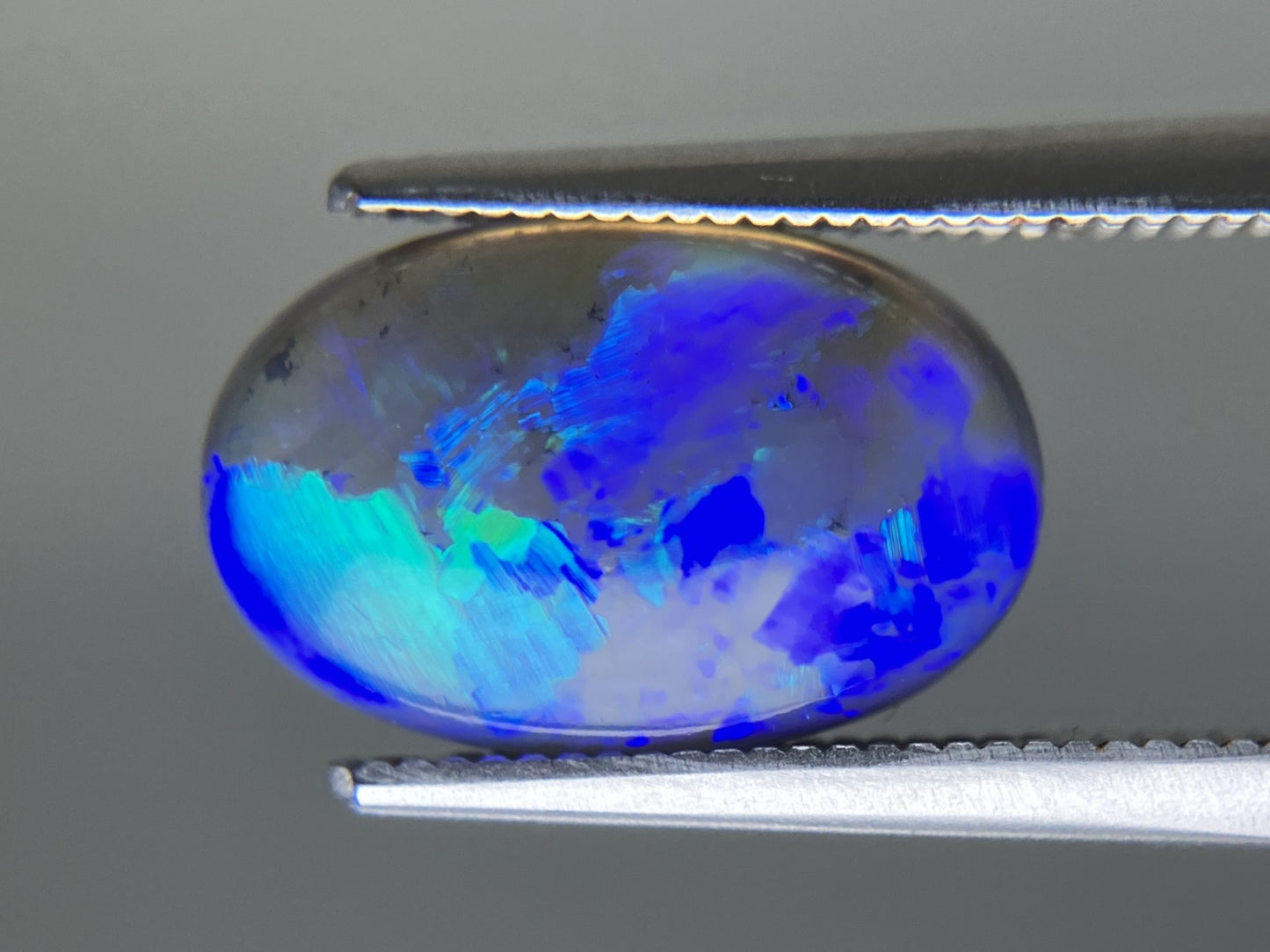 ブラックオパール  天然  2.820ct  中央宝石ソーティング付き  13.2㎜×8.6㎜×3.9㎜  ルース（ 裸石 ） 4873YY