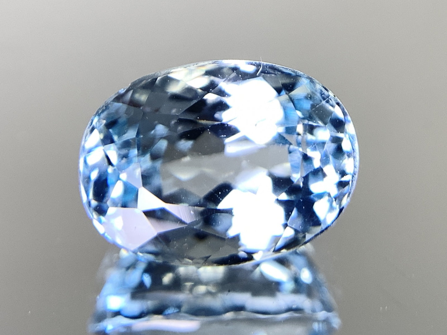 アクアマリン 天然 3.877ct 宝石ソーティング付き 11.0㎜×8.1㎜×6.8㎜ ルース（ 裸石 ） 6968Y