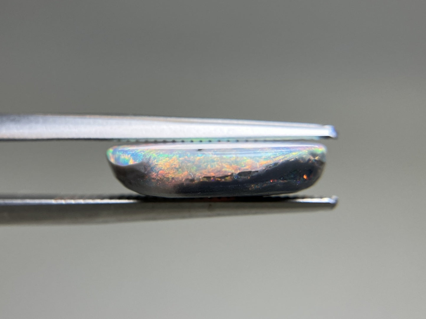 オパール 天然 4.354ct 中央宝石ソーティング付き 14.6㎜×12.1㎜×3.7㎜ ルース（ 裸石 ） 4869YY