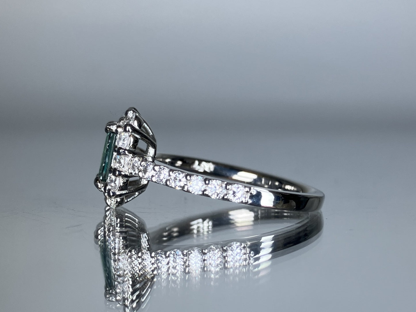 アレキサンドライト 0.53ct GIA鑑別書 D0.57ct PT900 5.2g 指輪 （JP12号） サイズ直し無料 6637S