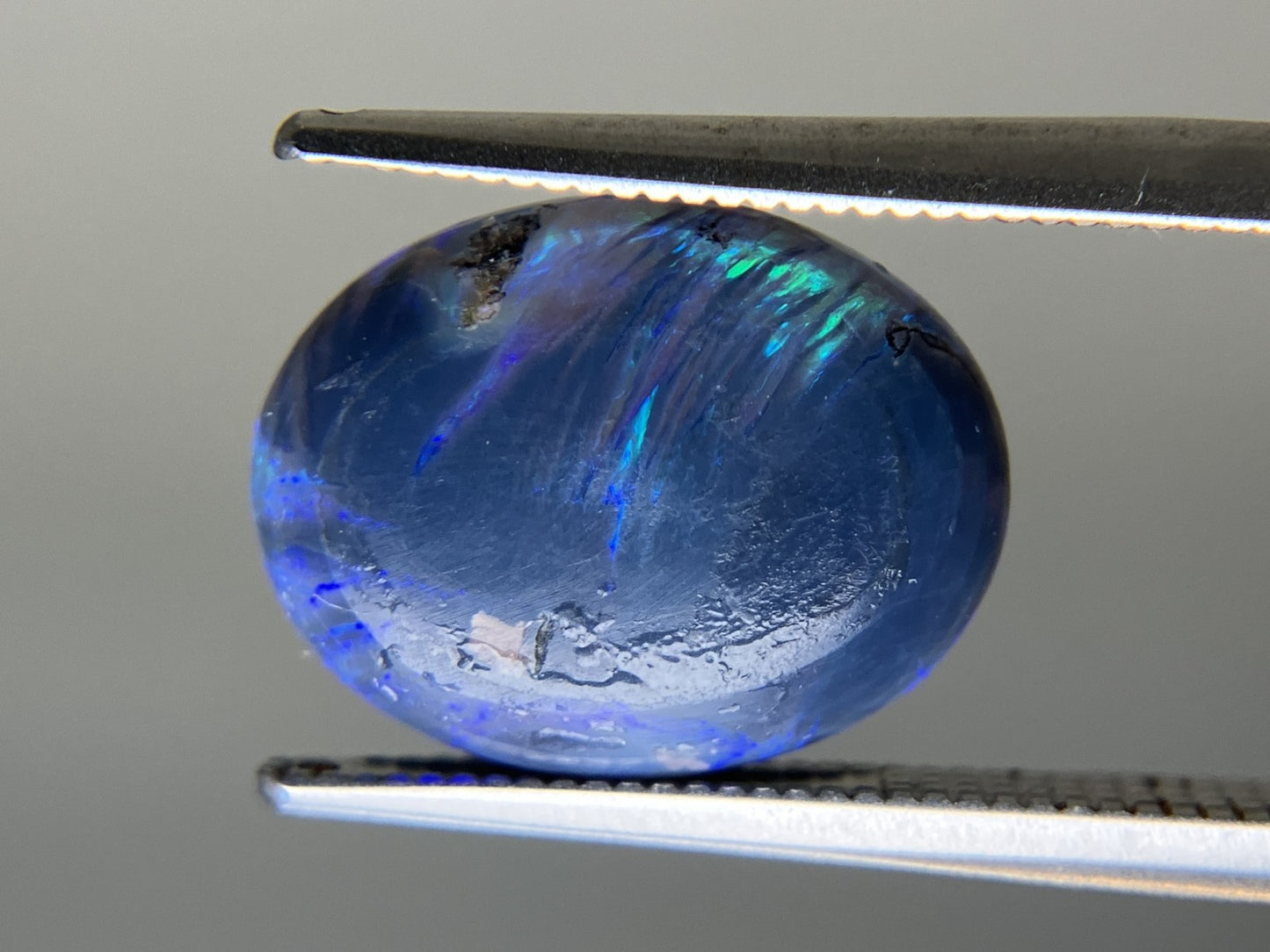 ブラックオパール  天然  4.118ct  中央宝石ソーティング付き  13.6㎜×10.5㎜×4.6㎜   ルース（ 裸石 ） 4876YY